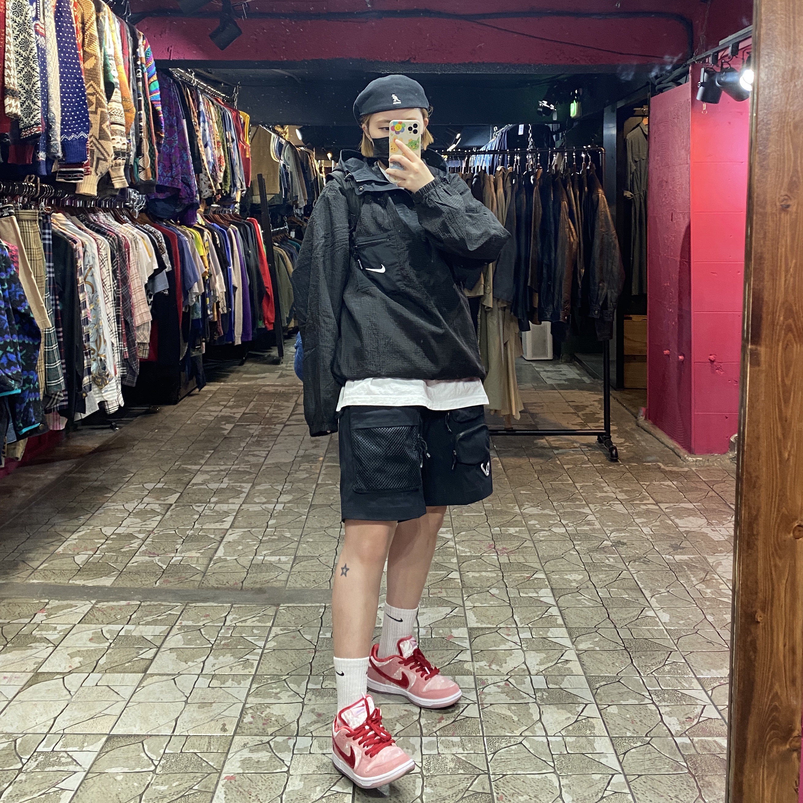 Nike x StrangeLove SB Dunk Low Pink (Regular Box), Supreme x Nike Jewel Reversible Ripstop Anorak Black - 20FW 착용 스타일