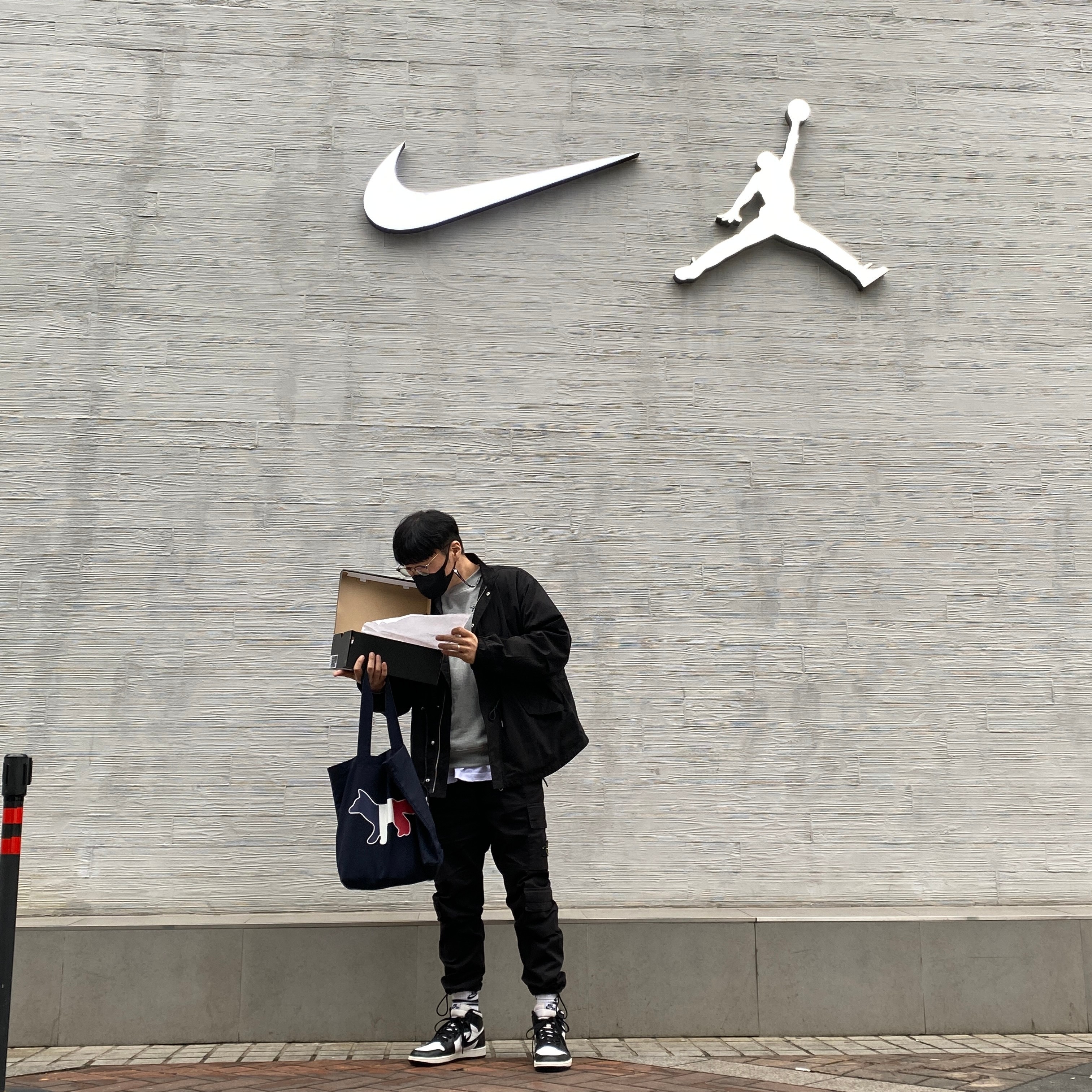 Nike x Stussy NRG ZR Fleece Crewneck Heather Grey - Asia, Jordan 1 Retro High OG Black White 2014 착용 스타일 - 3