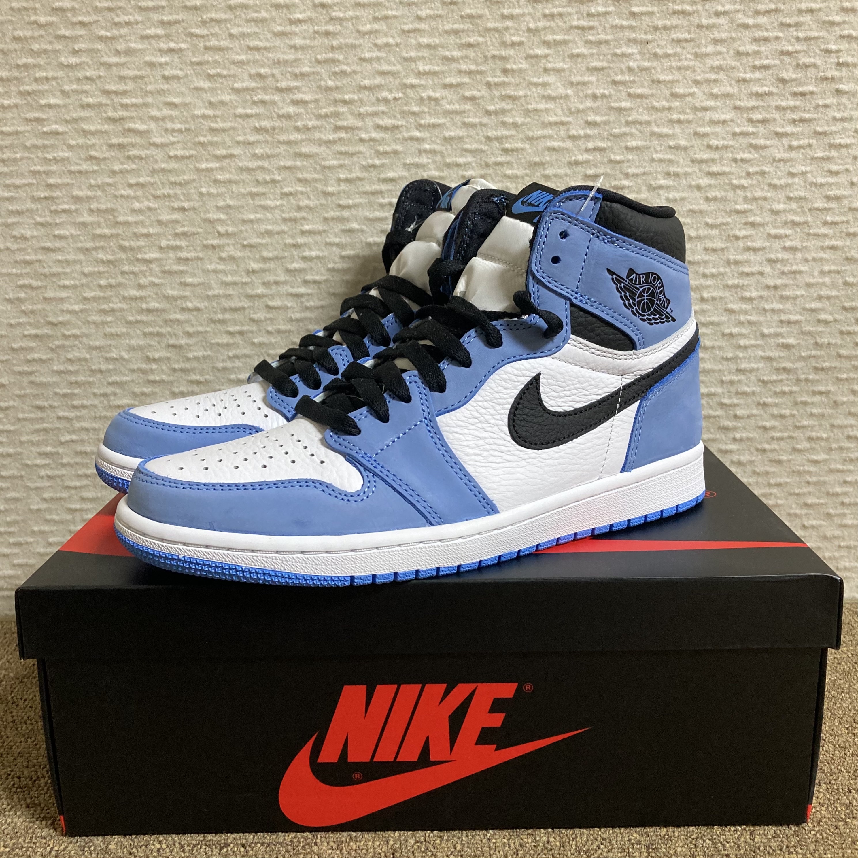 Jordan 1 Retro High OG University Blue 착용 스타일