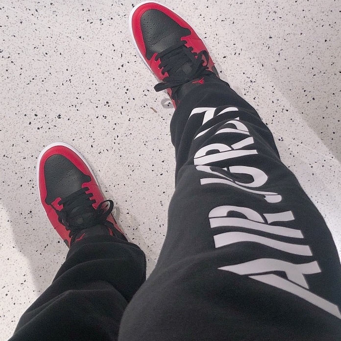 Jordan 1 Low Varsity Red 착용 스타일 - 1