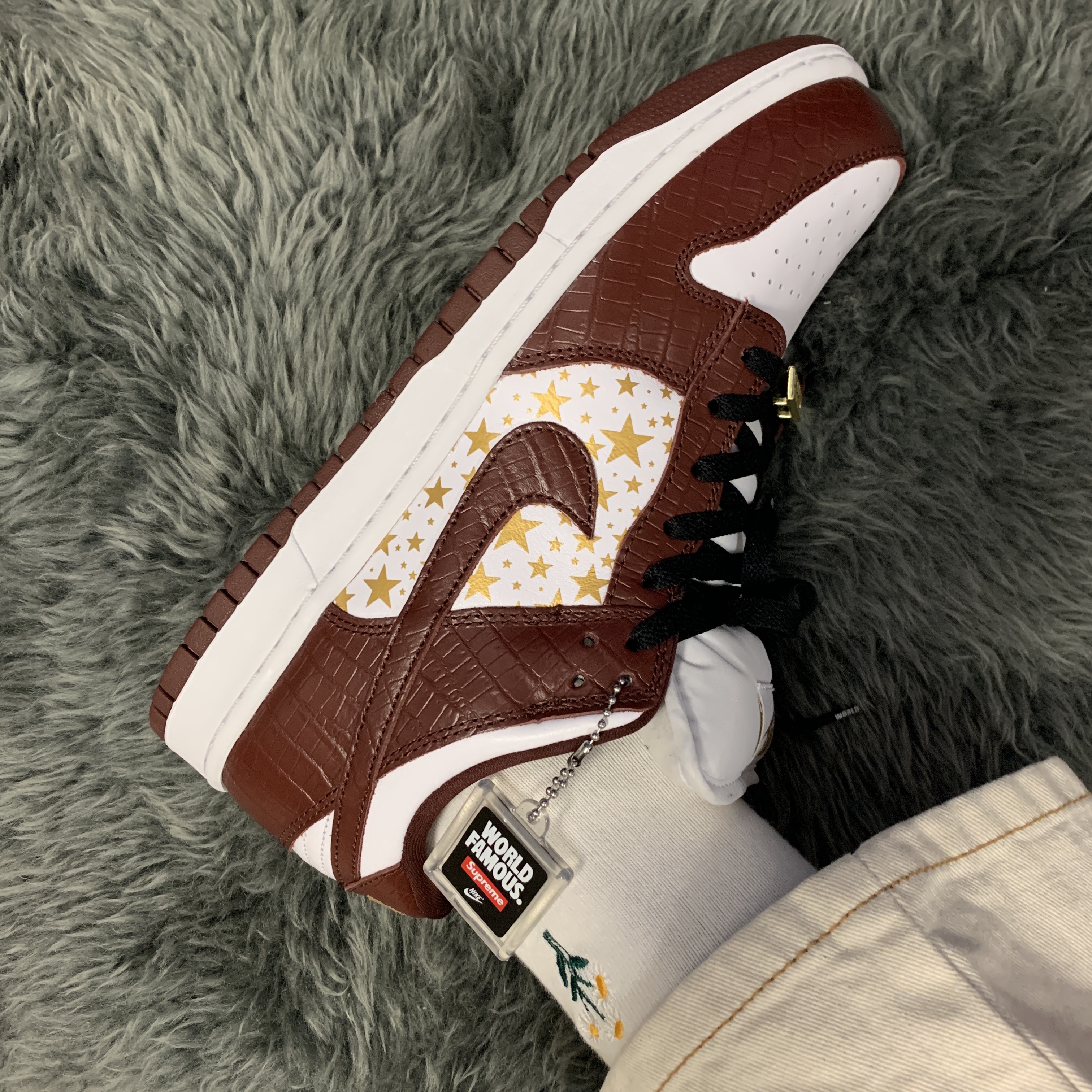 Nike x Supreme SB Dunk Low Barkroot Brown 착용 스타일
