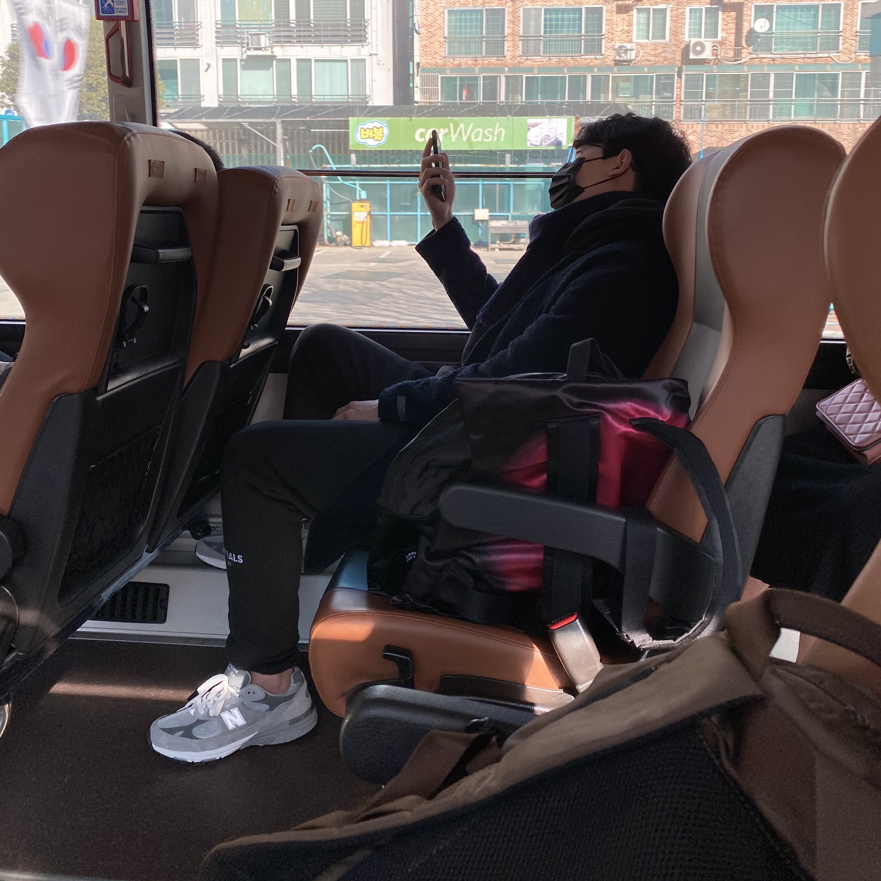 Essentials Sweatpants Dark Slate/Black 2020, New Balance 993 Made in USA Grey - D Standard 착용 스타일