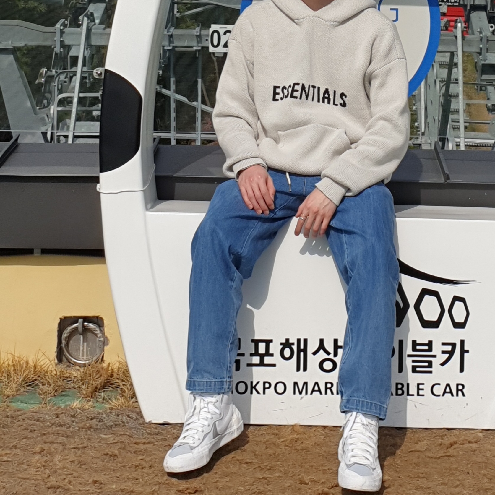 Nike x Sacai Blazer Mid White Grey, Essentials Knit Hoodie Oatmeal - 20FW 착용 스타일