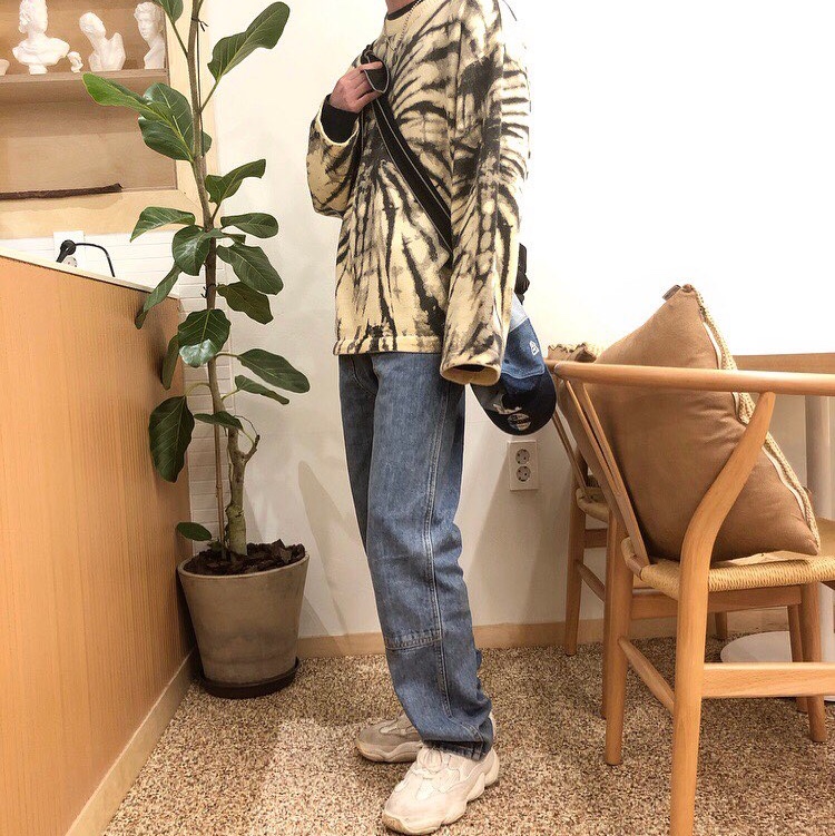 Adidas Yeezy 500 Bone White 착용 스타일