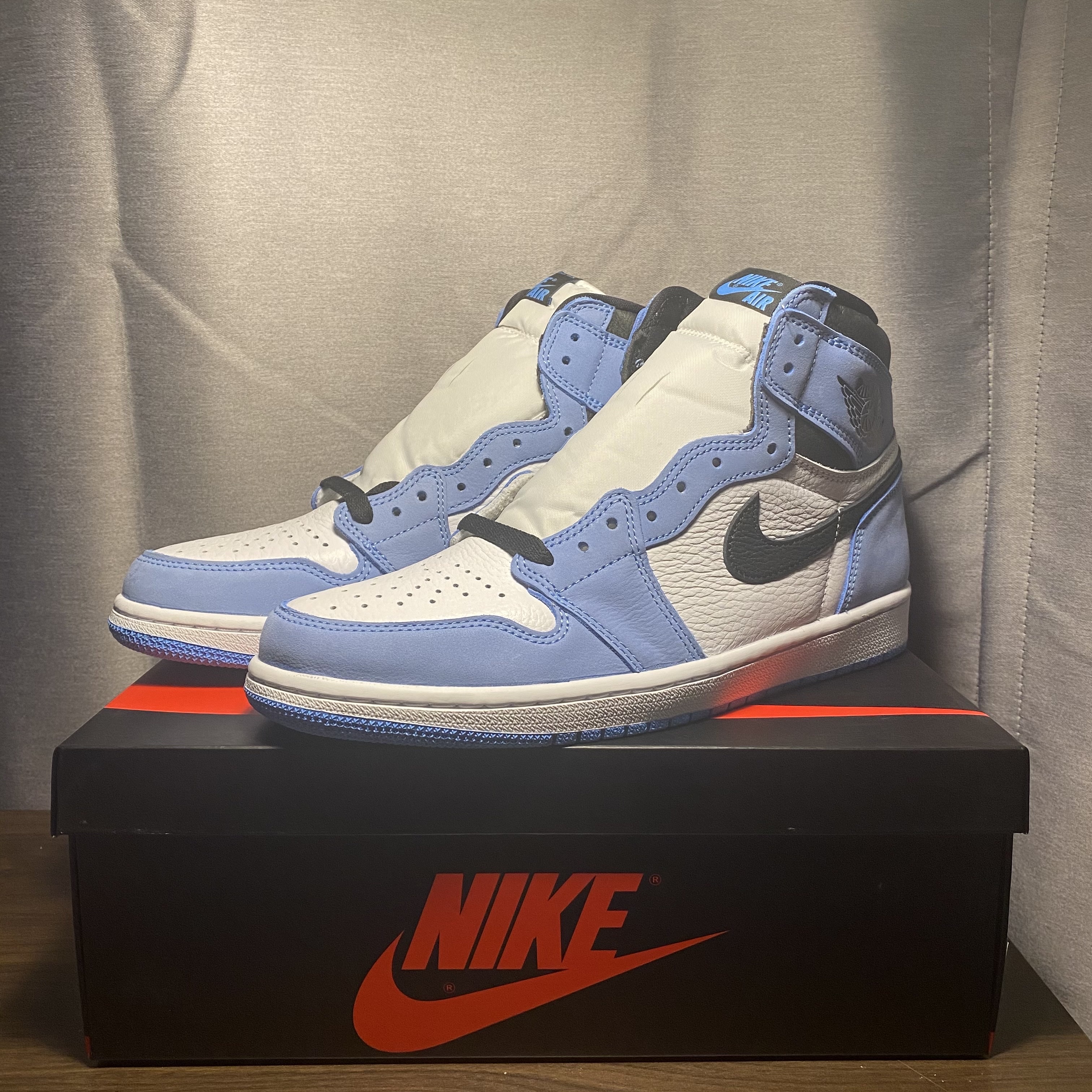 Jordan 1 Retro High OG University Blue 착용 스타일 - 1