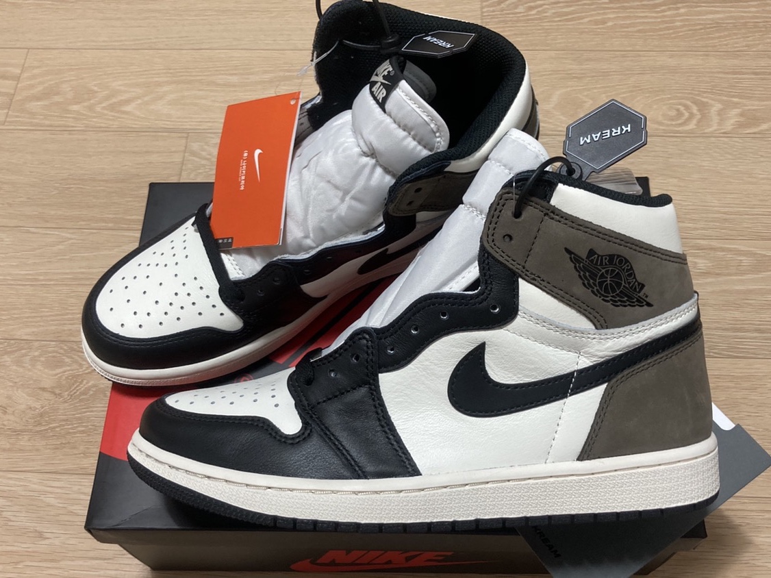 Jordan 1 Retro High OG Black Mocha 착용 스타일