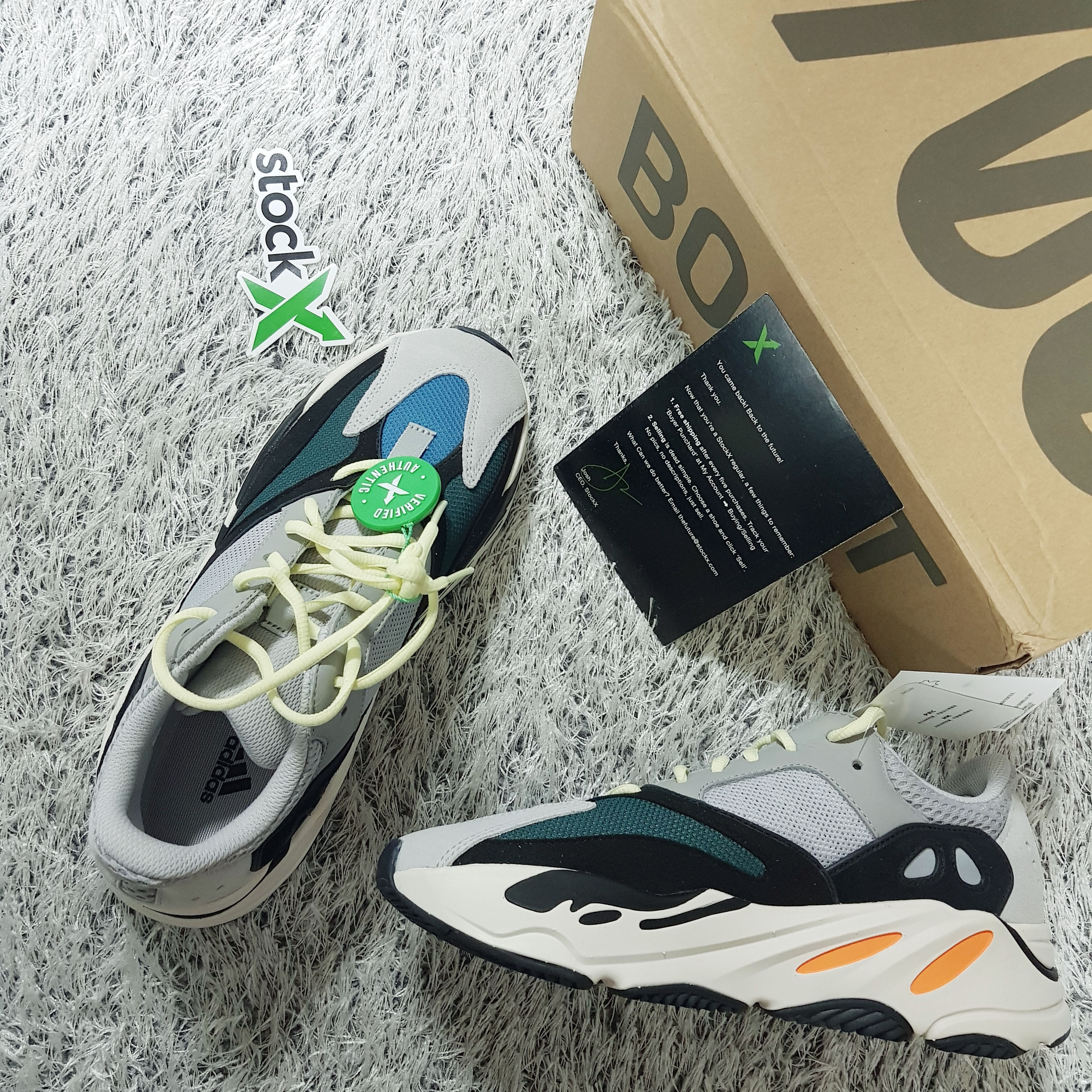 Adidas Yeezy Boost 700 Wave Runner Solid Grey 2017/2019 착용 스타일