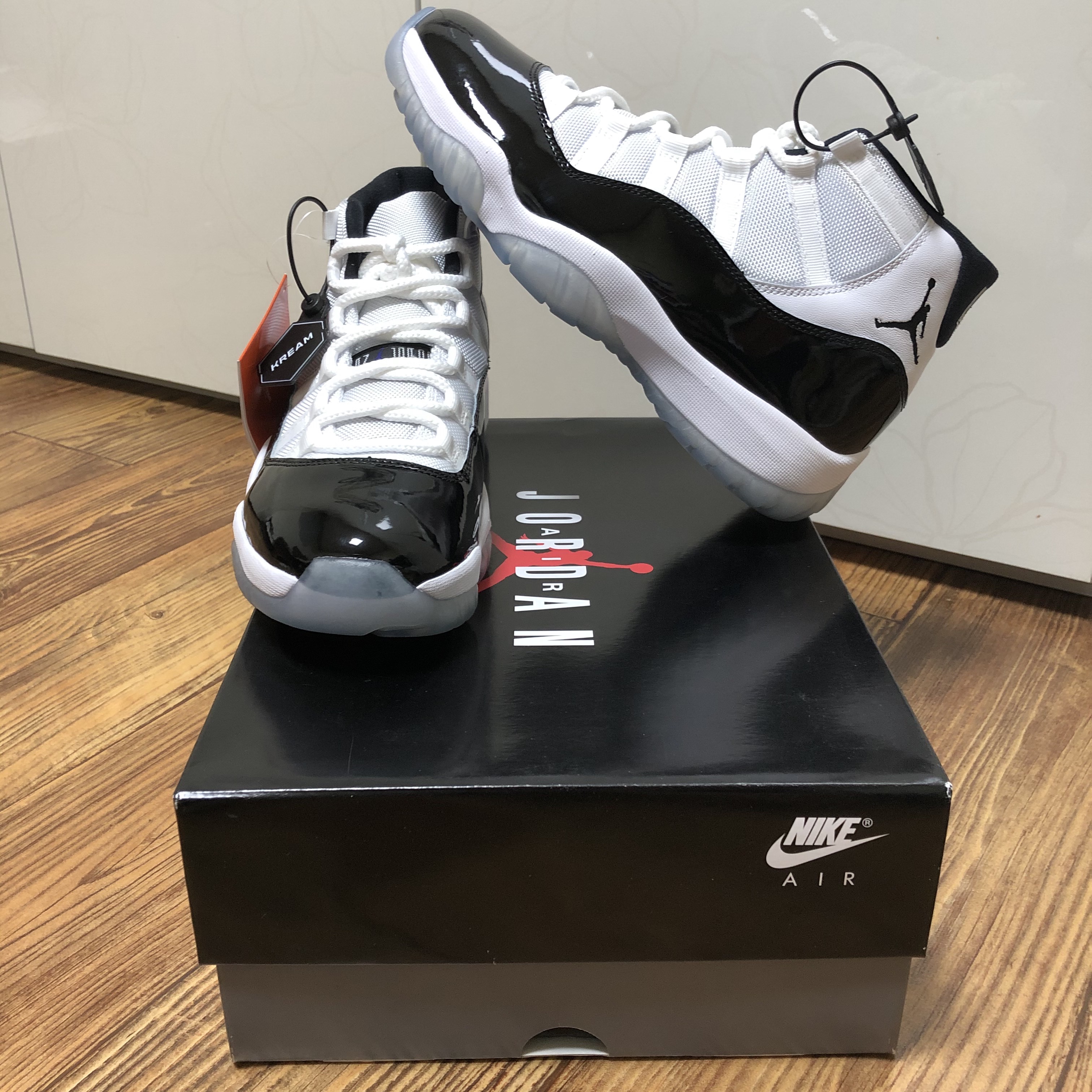 Jordan 11 Retro Concord 2018 착용 스타일 - 1