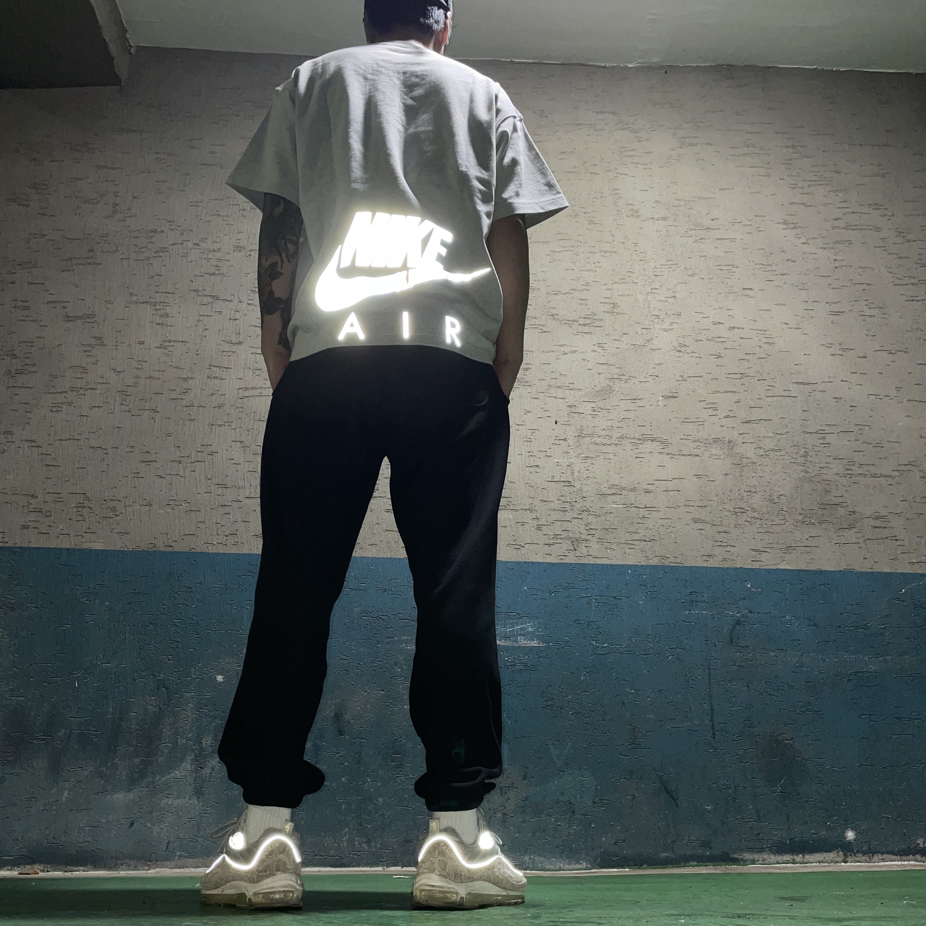 Nike x Supreme Air Max 98 Snakeskin, Nike x Kim Jones Oversized T-Shirt Grey Heather - Asia 착용 스타일 - 2