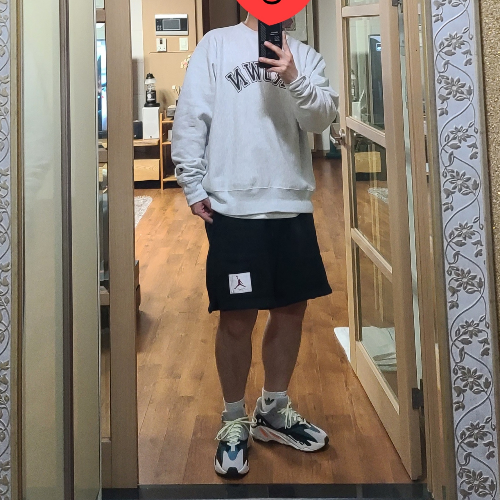 Adidas Yeezy Boost 700 Wave Runner Solid Grey 2017/2019 착용 스타일