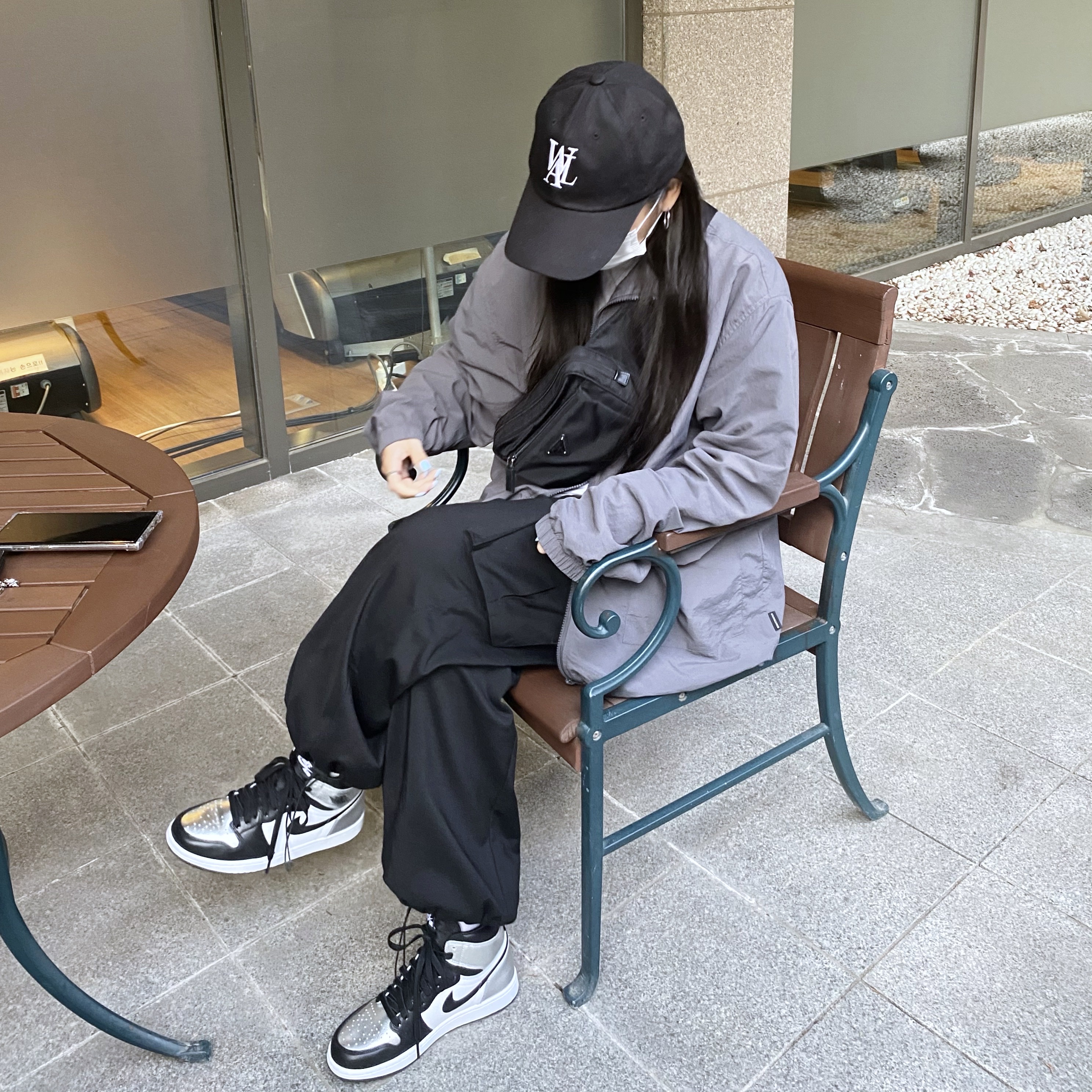 (W) Jordan 1 Retro High OG Silver Toe 착용 스타일 - 1