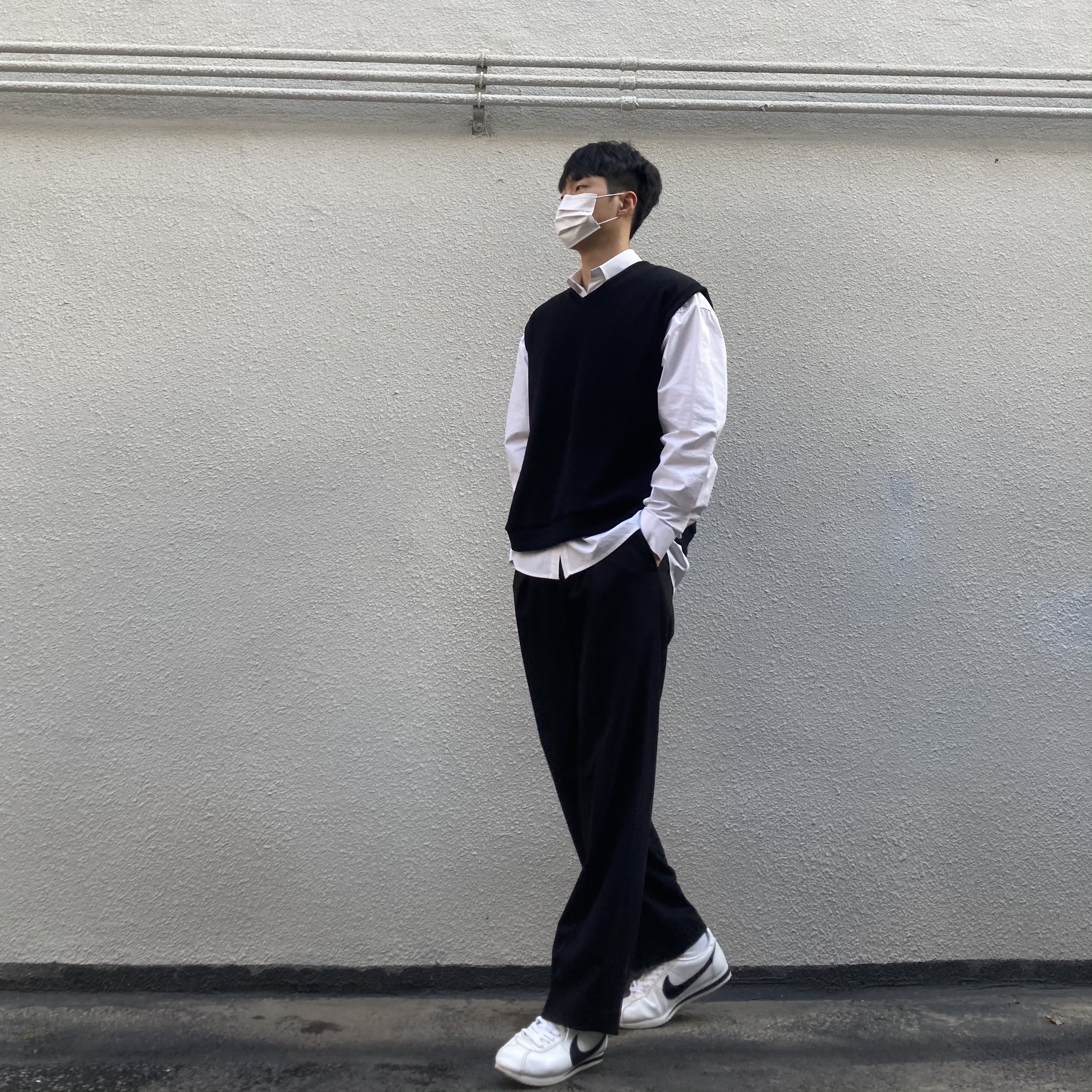 Nike Cortez Basic Leather White Black 2017 착용 스타일 - 2