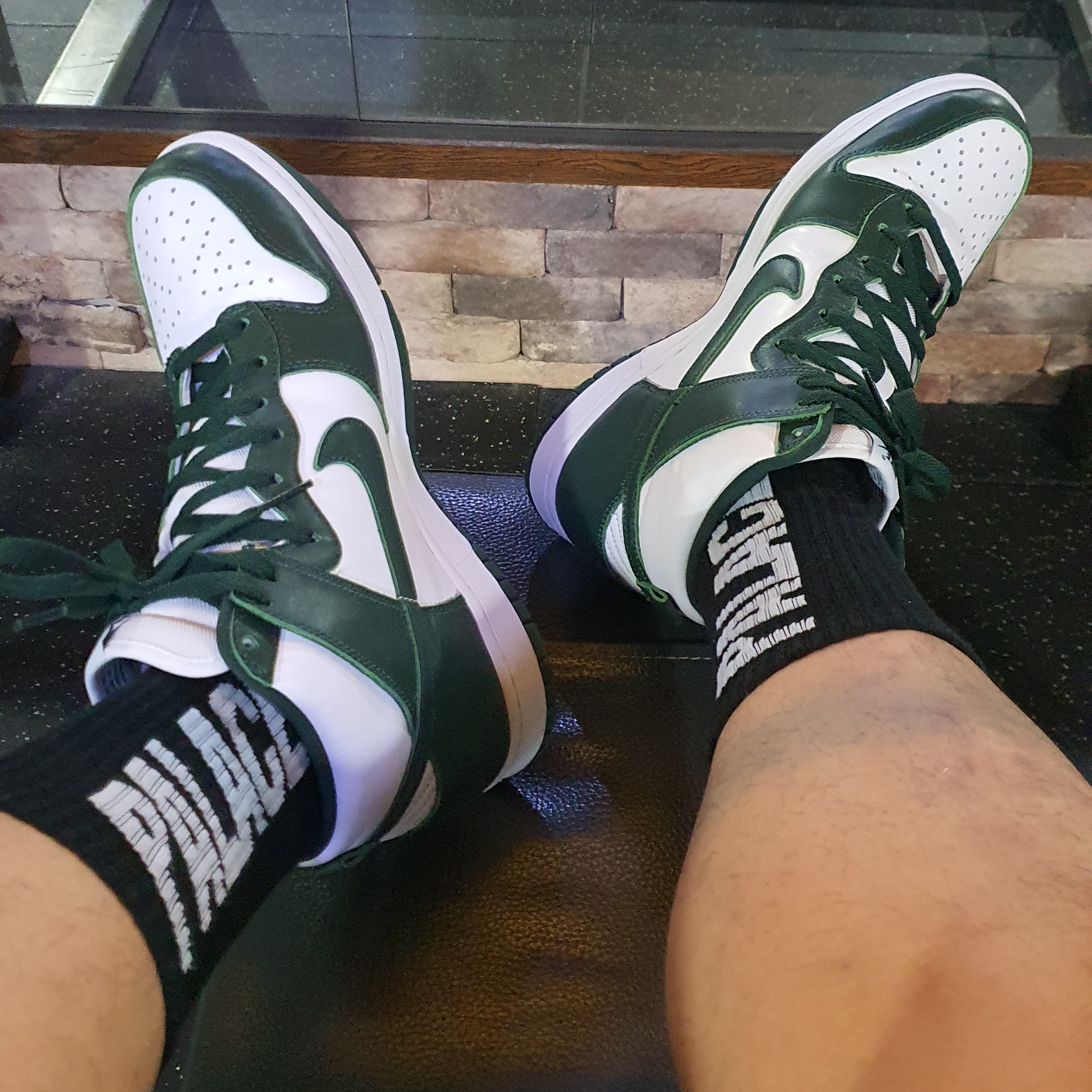 Nike Dunk High SP Spartan Green 착용 스타일