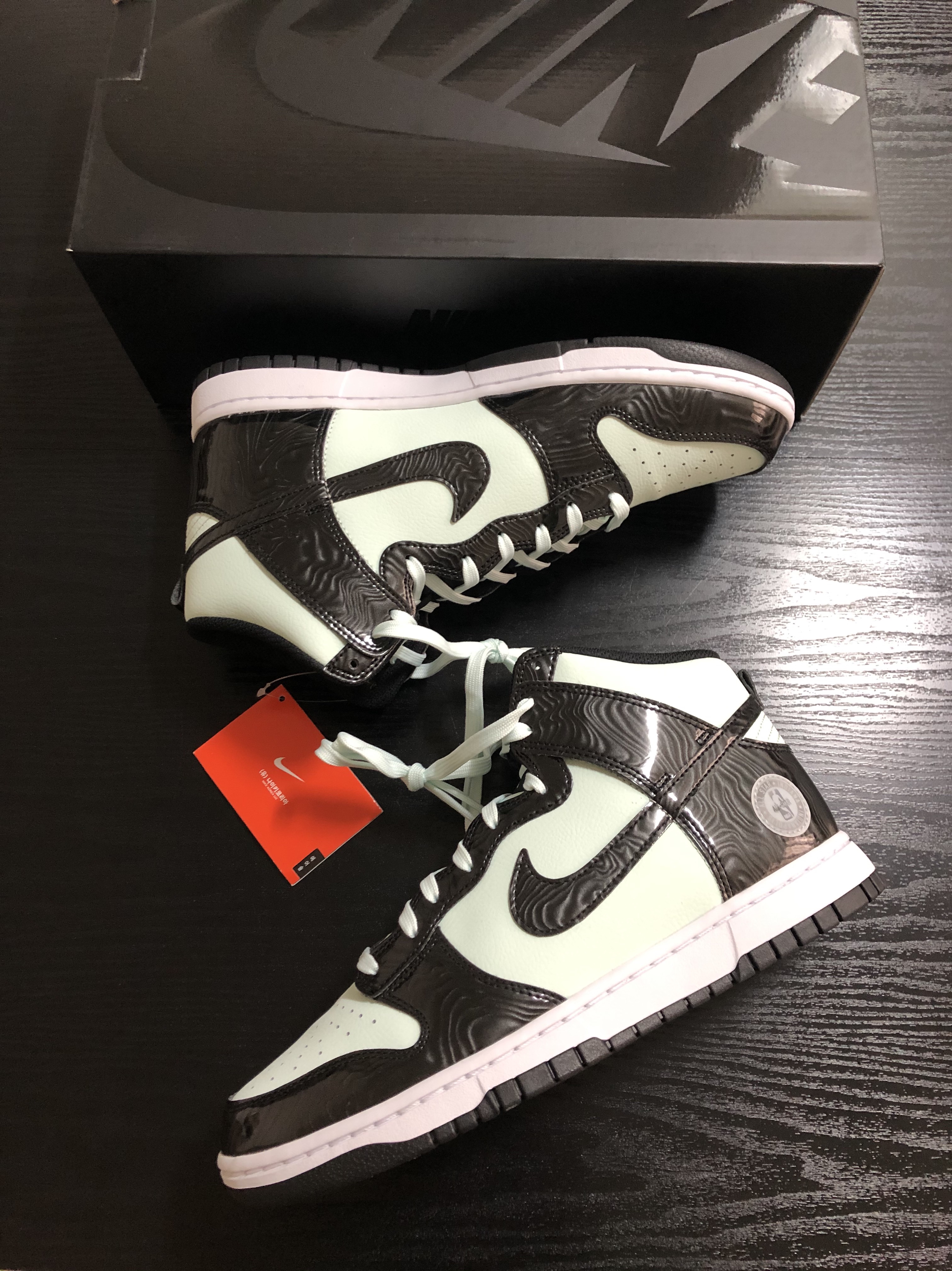 Nike Dunk High Barely Green 착용 스타일