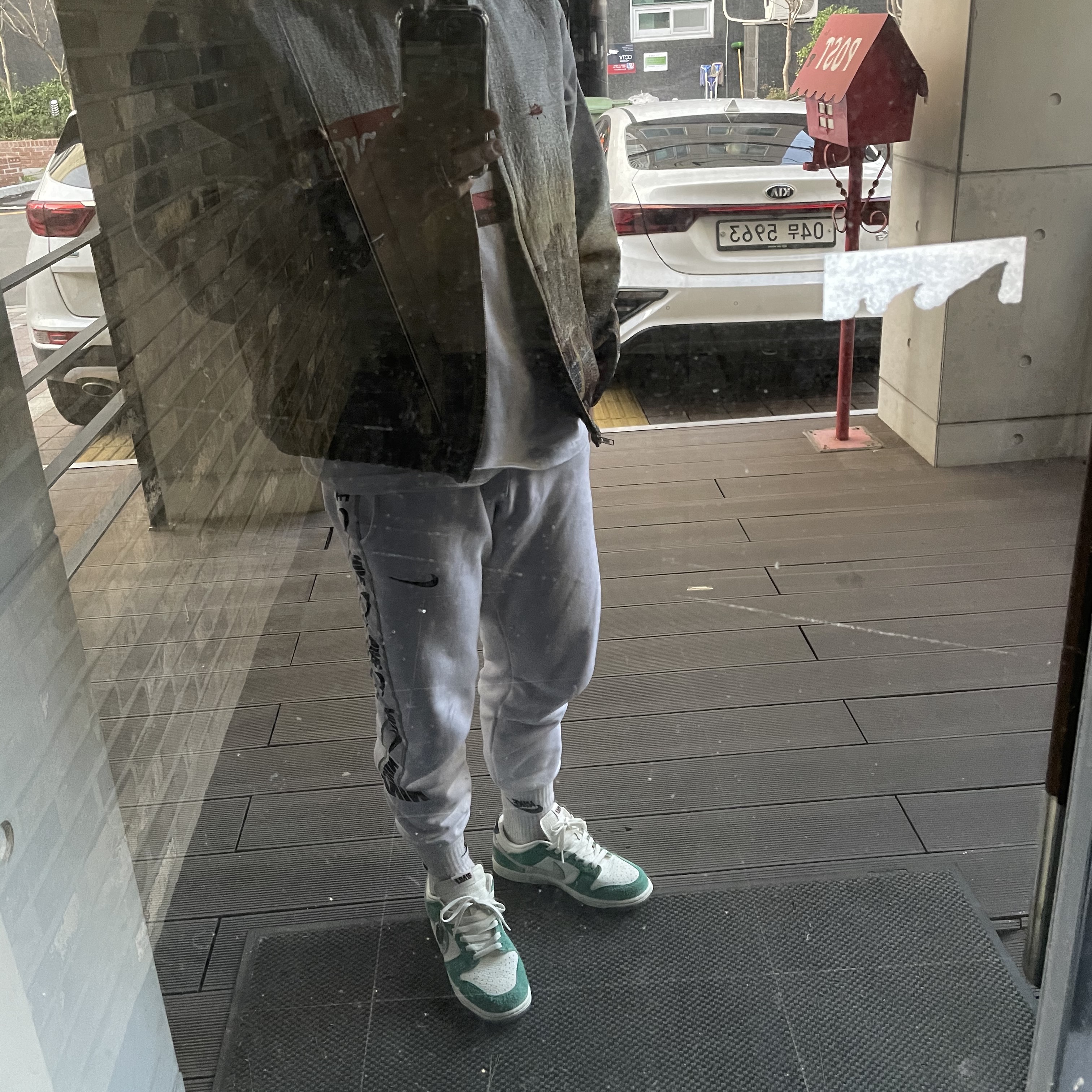 Nike x Kasina Dunk Low Road Sign - Kasina Exclusive, Supreme Aerial Tapestry Harrington Jacket - 20FW 착용 스타일 - 1