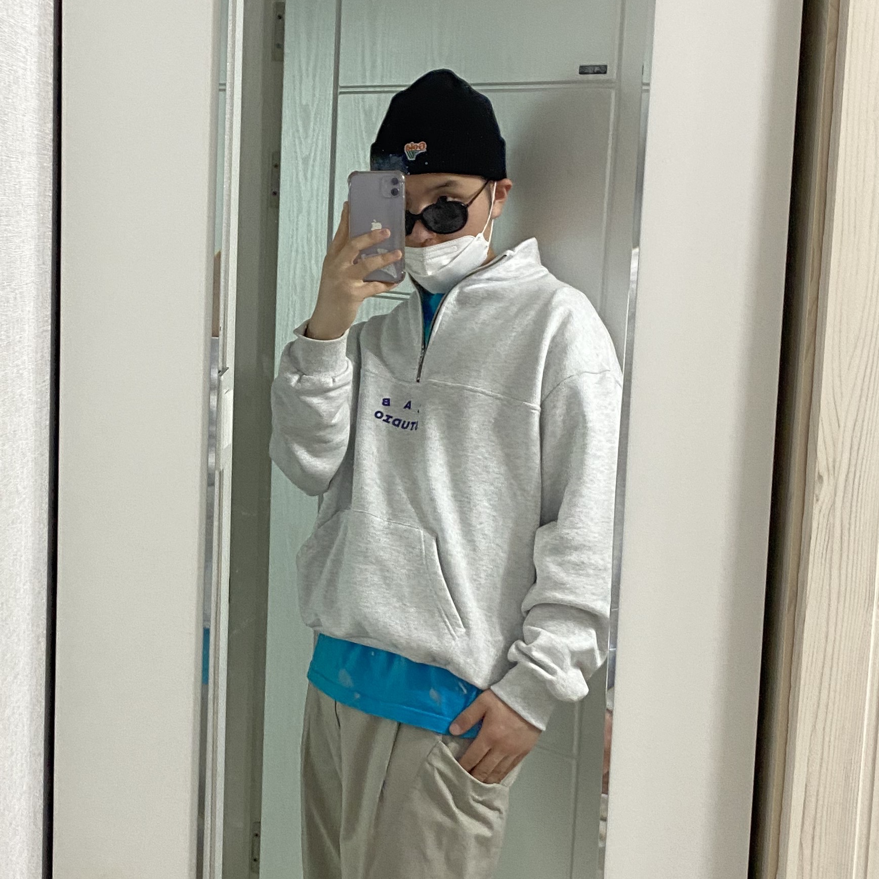IAB Studio Half Zip Pullover Light Gray 착용 스타일