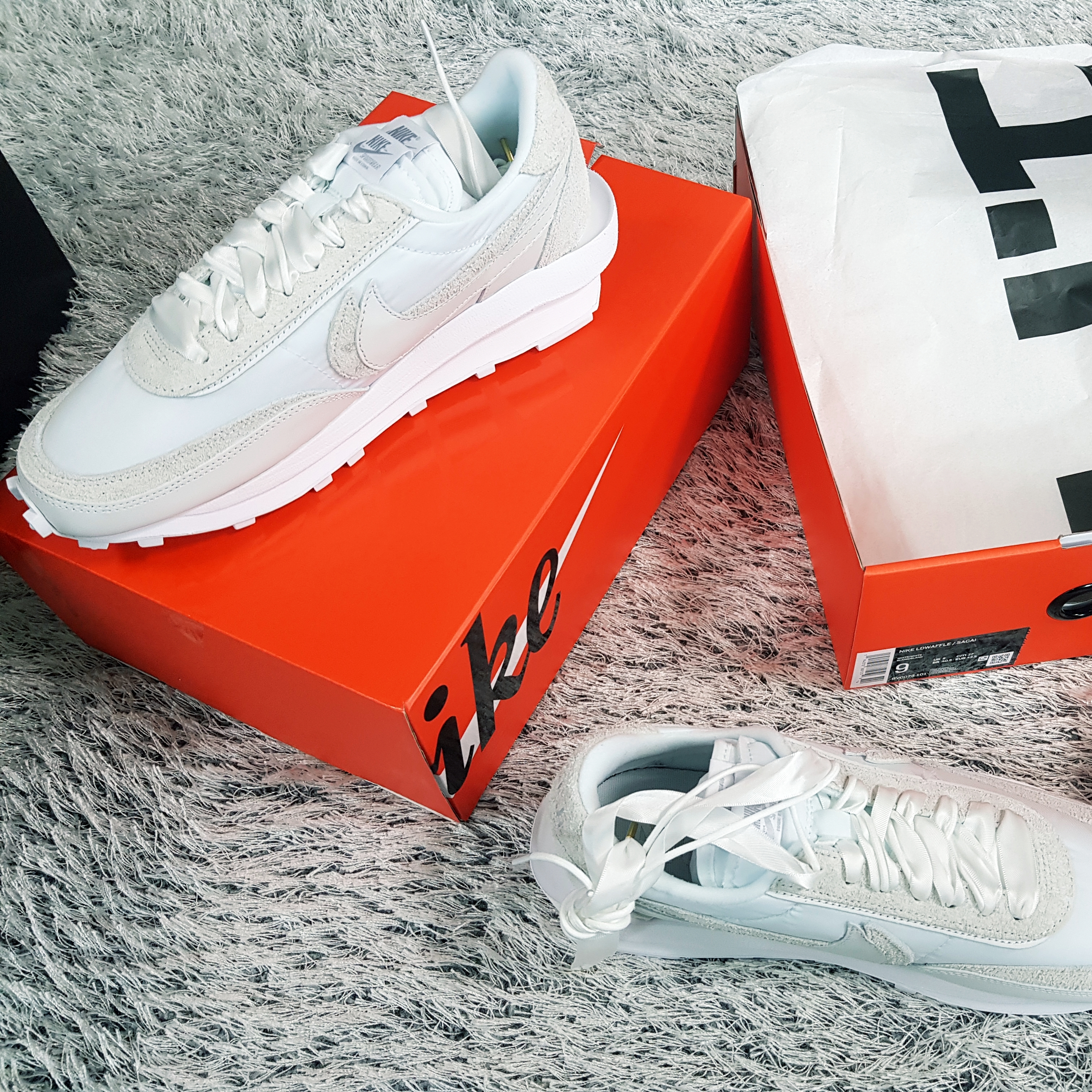 Nike x Sacai LDWaffle White Nylon 착용 스타일