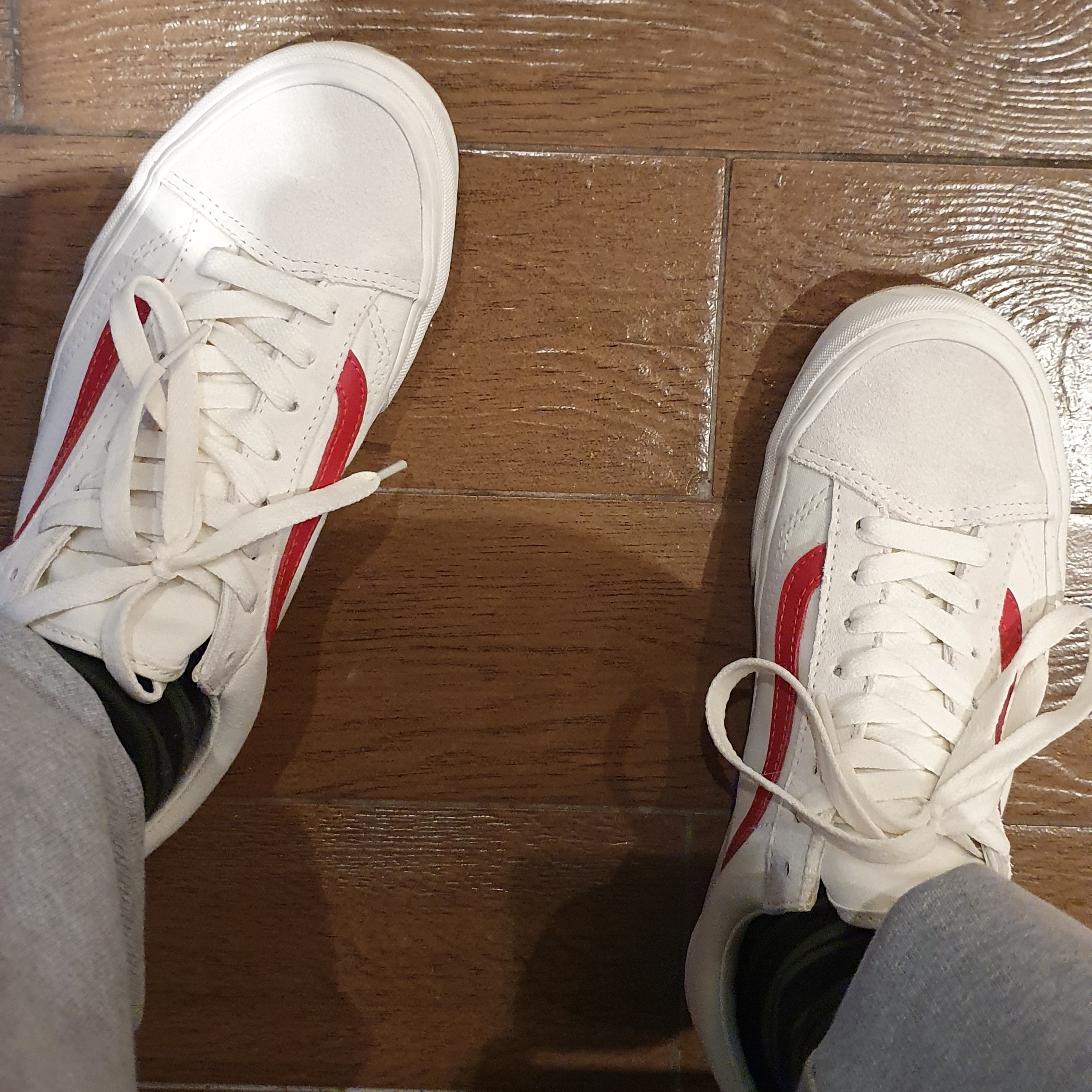 Vans Style 36 Marshmallow Racing Red 착용 스타일