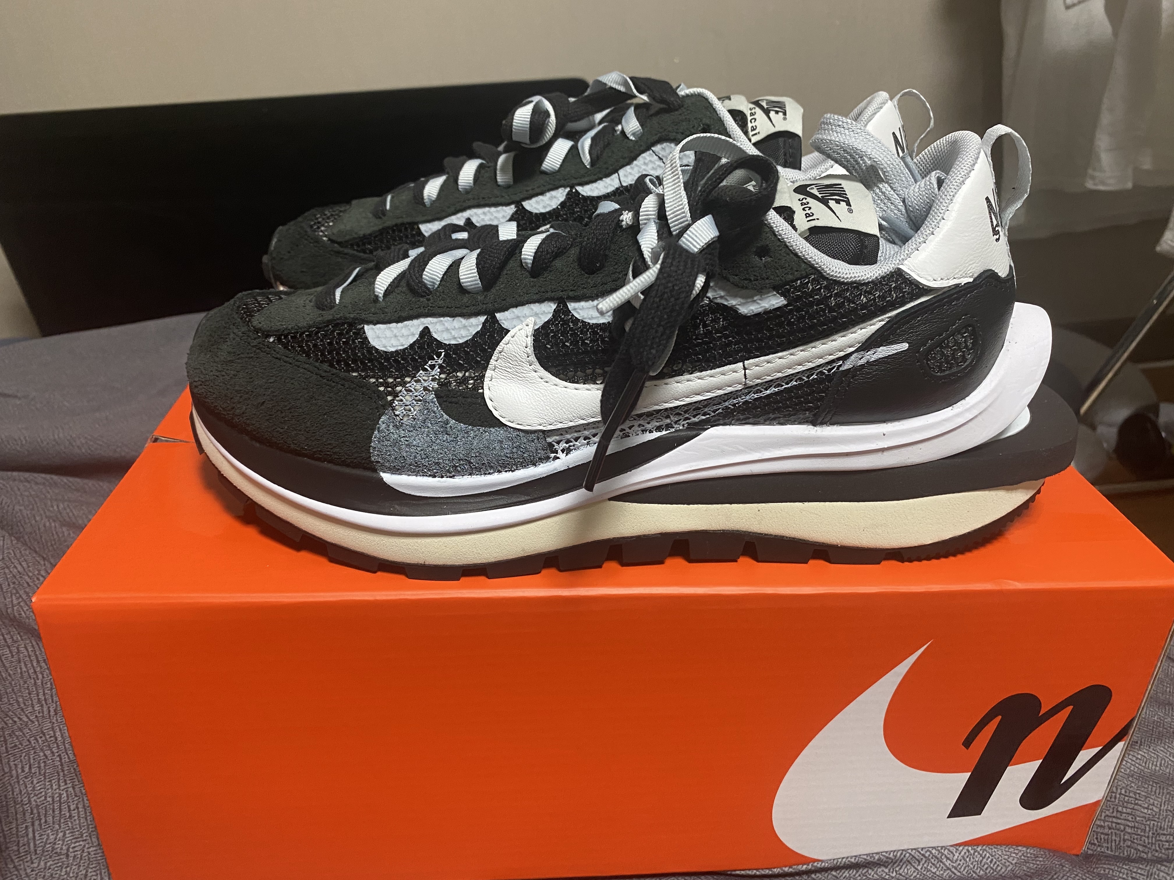 Nike x Sacai VaporWaffle Black White 착용 스타일