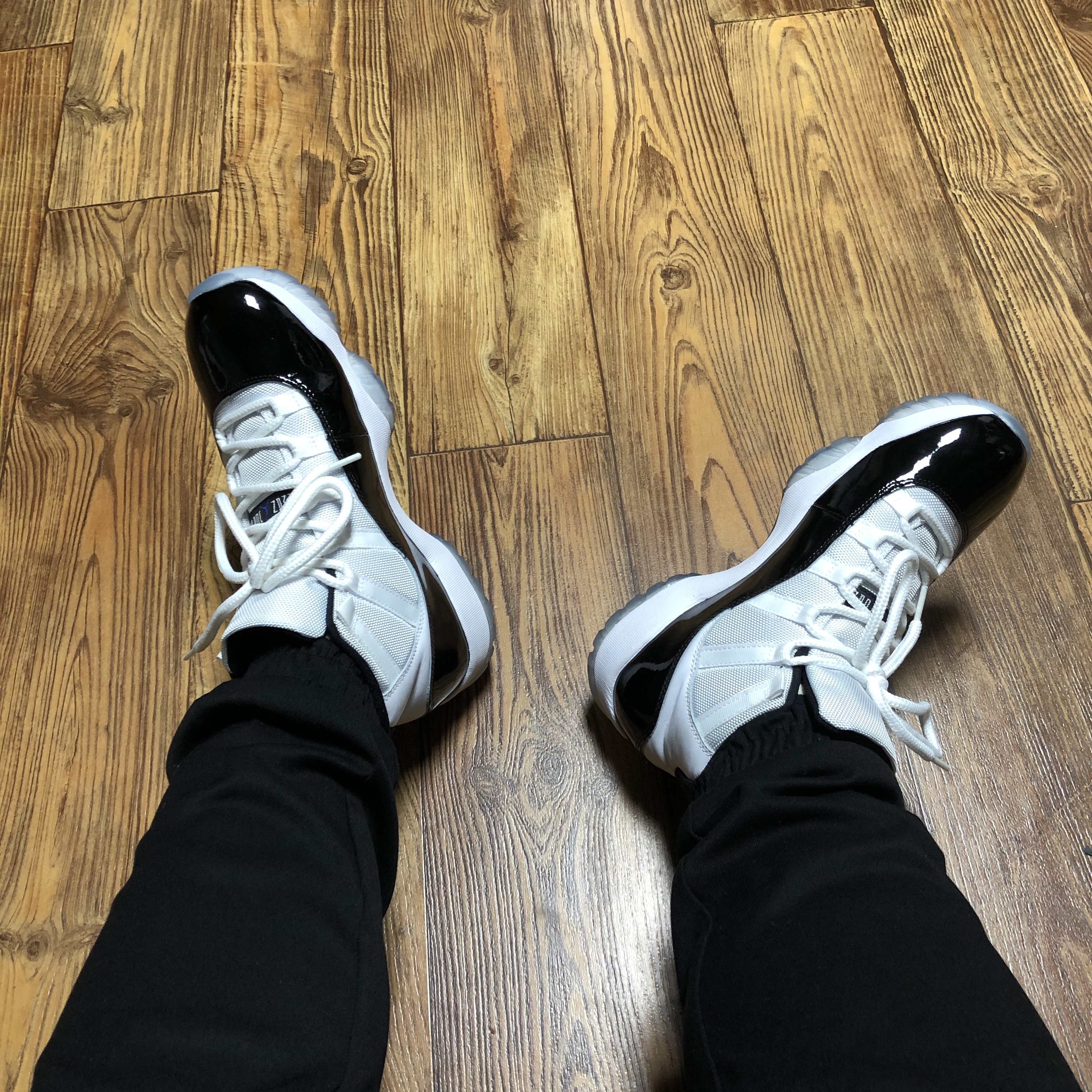 Jordan 11 Retro Concord 2018 착용 스타일 - 4