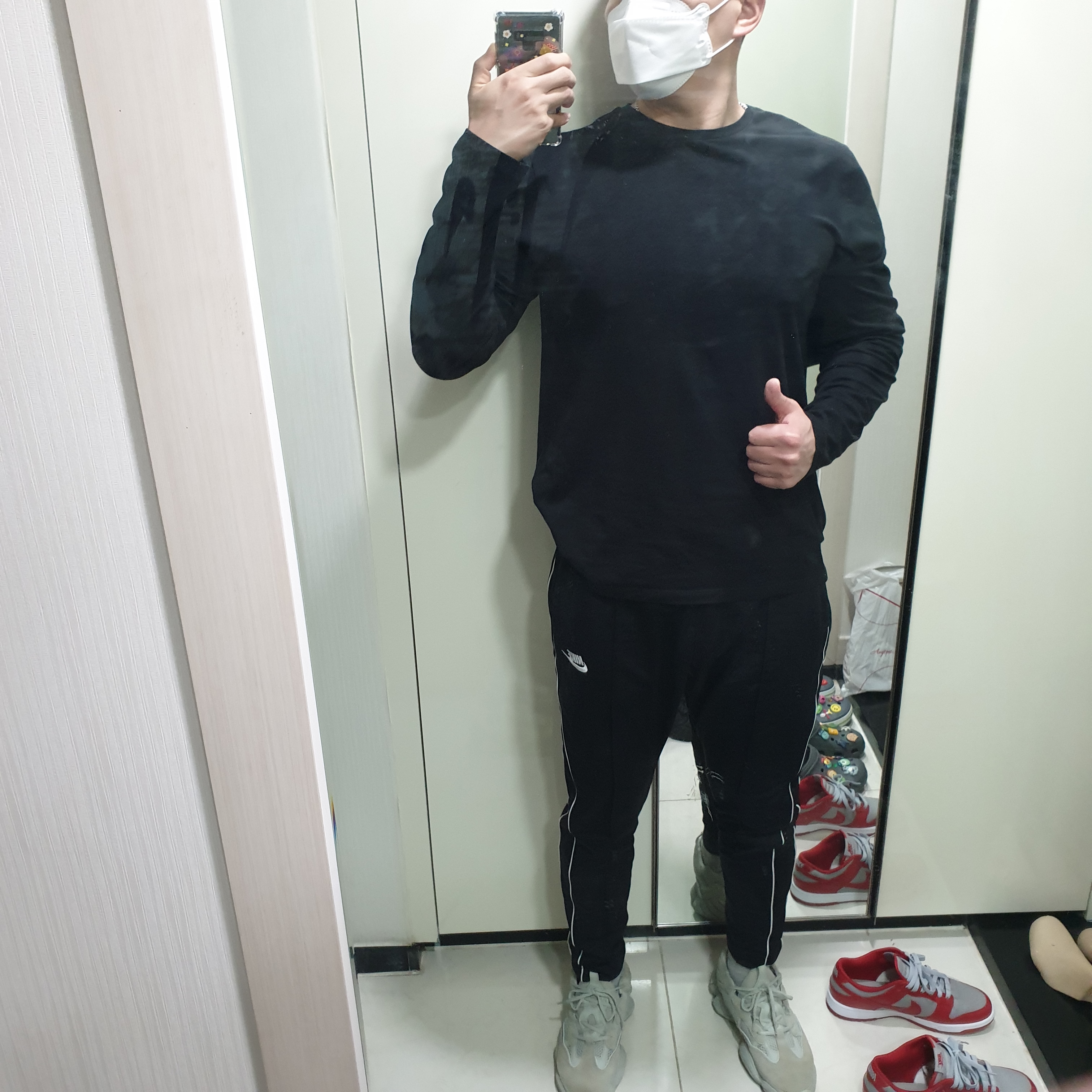 Adidas Yeezy 500 Salt, Nike Dunk Low Retro Medium Grey 착용 스타일