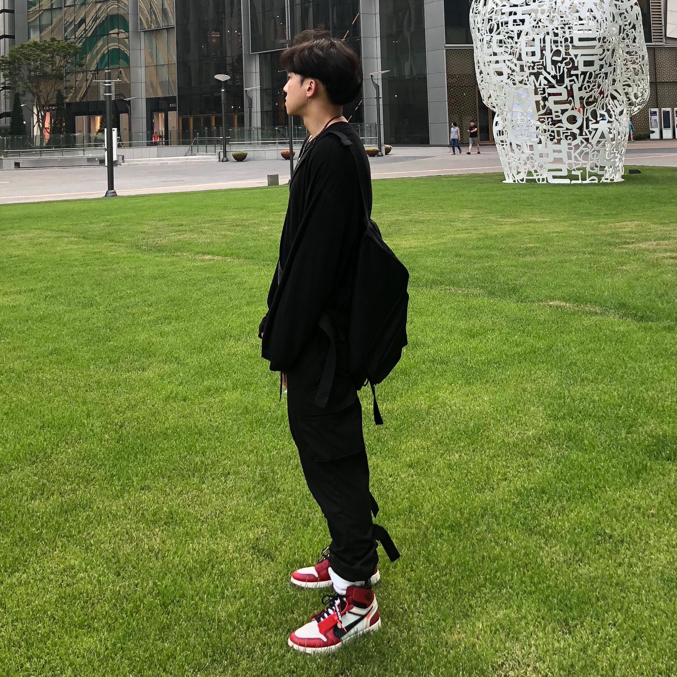 Jordan 1 x Off-White Retro High Chicago The Ten 착용 스타일 - 1