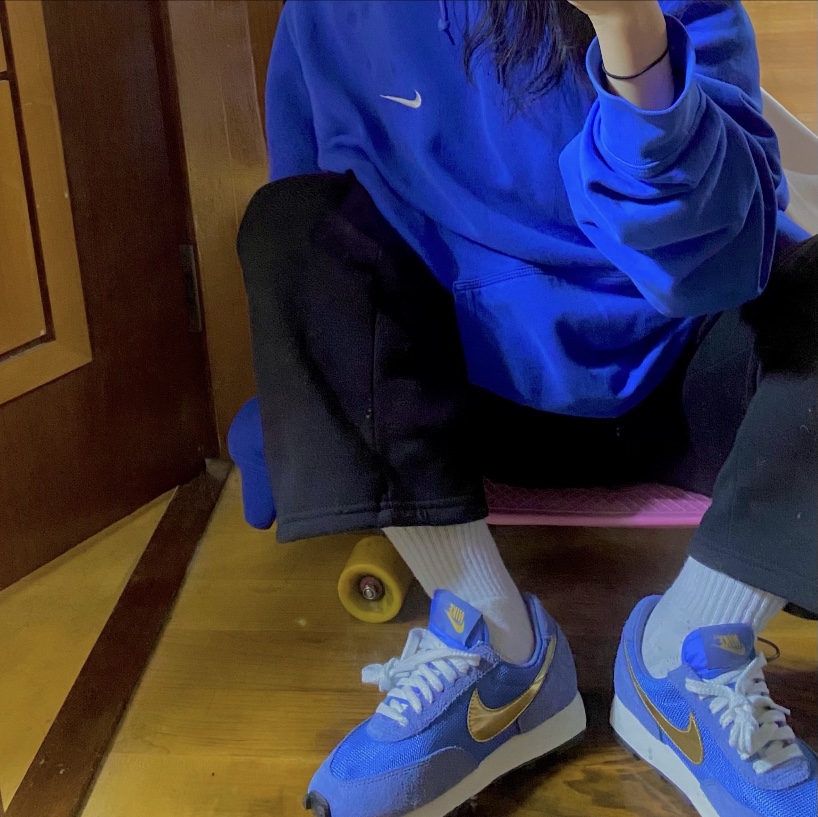 Nike Daybreak SP Metallic Gold Mountain Blue 착용 스타일