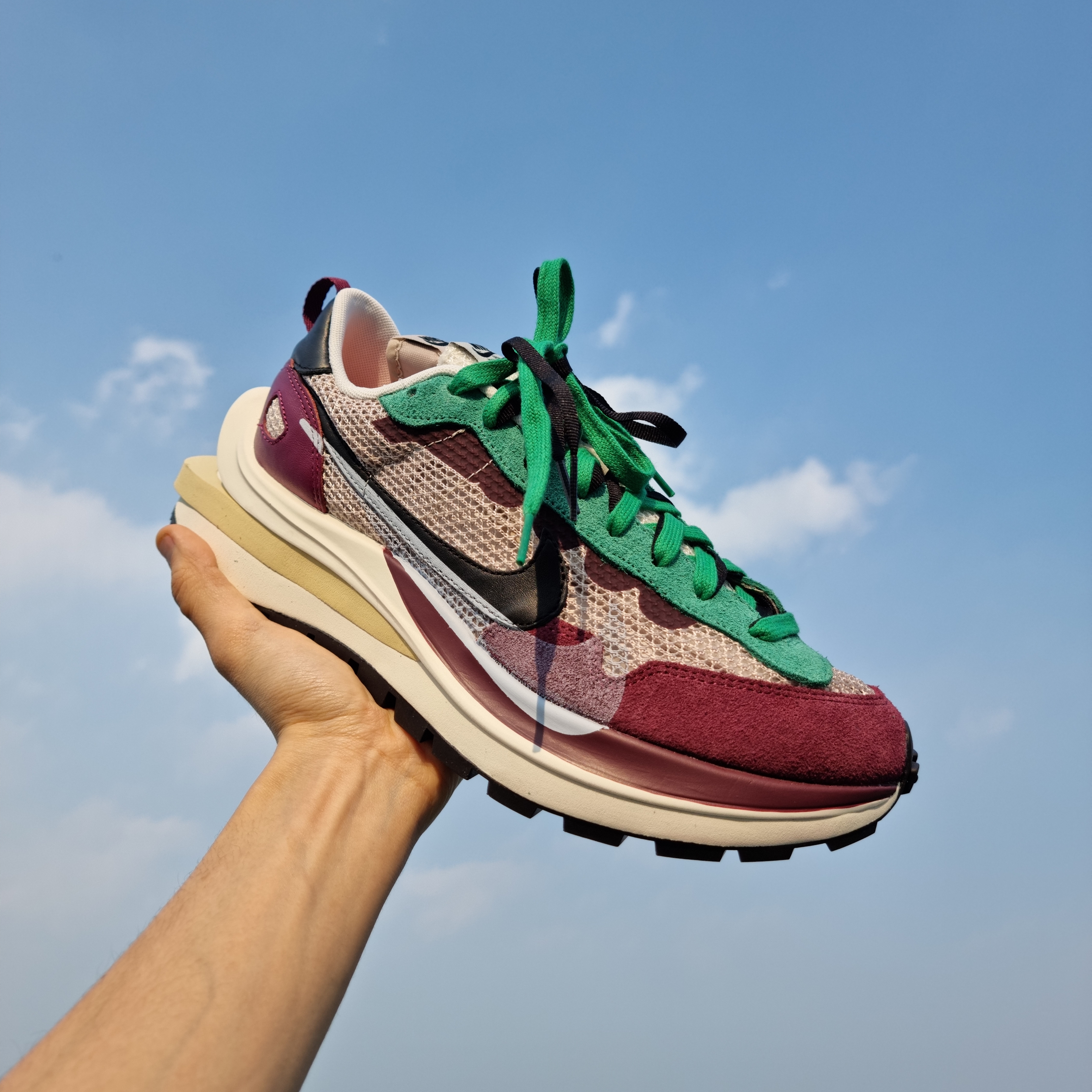 Nike x Sacai VaporWaffle String & Black Villain Red 착용 스타일