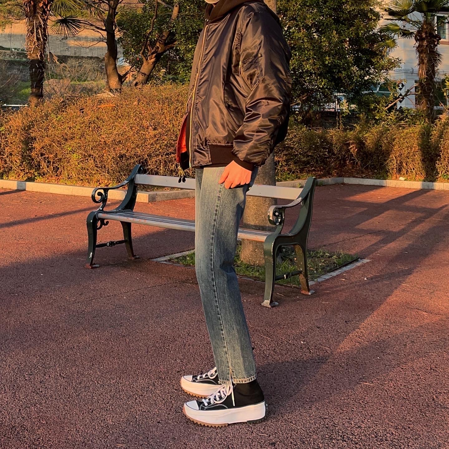Converse Run Star Hike Hi Black White Gum 착용 스타일