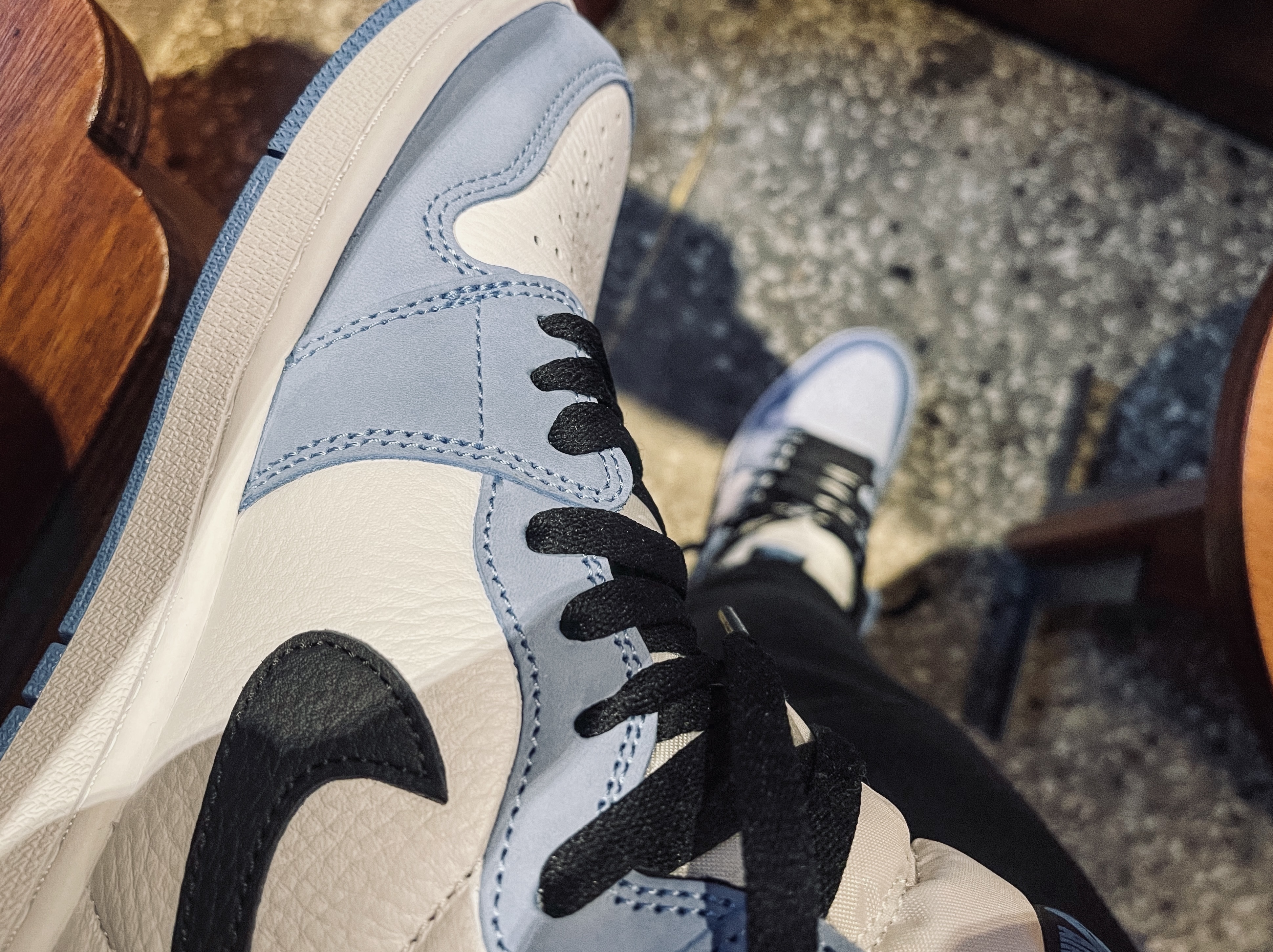 Jordan 1 Retro High OG University Blue 착용 스타일