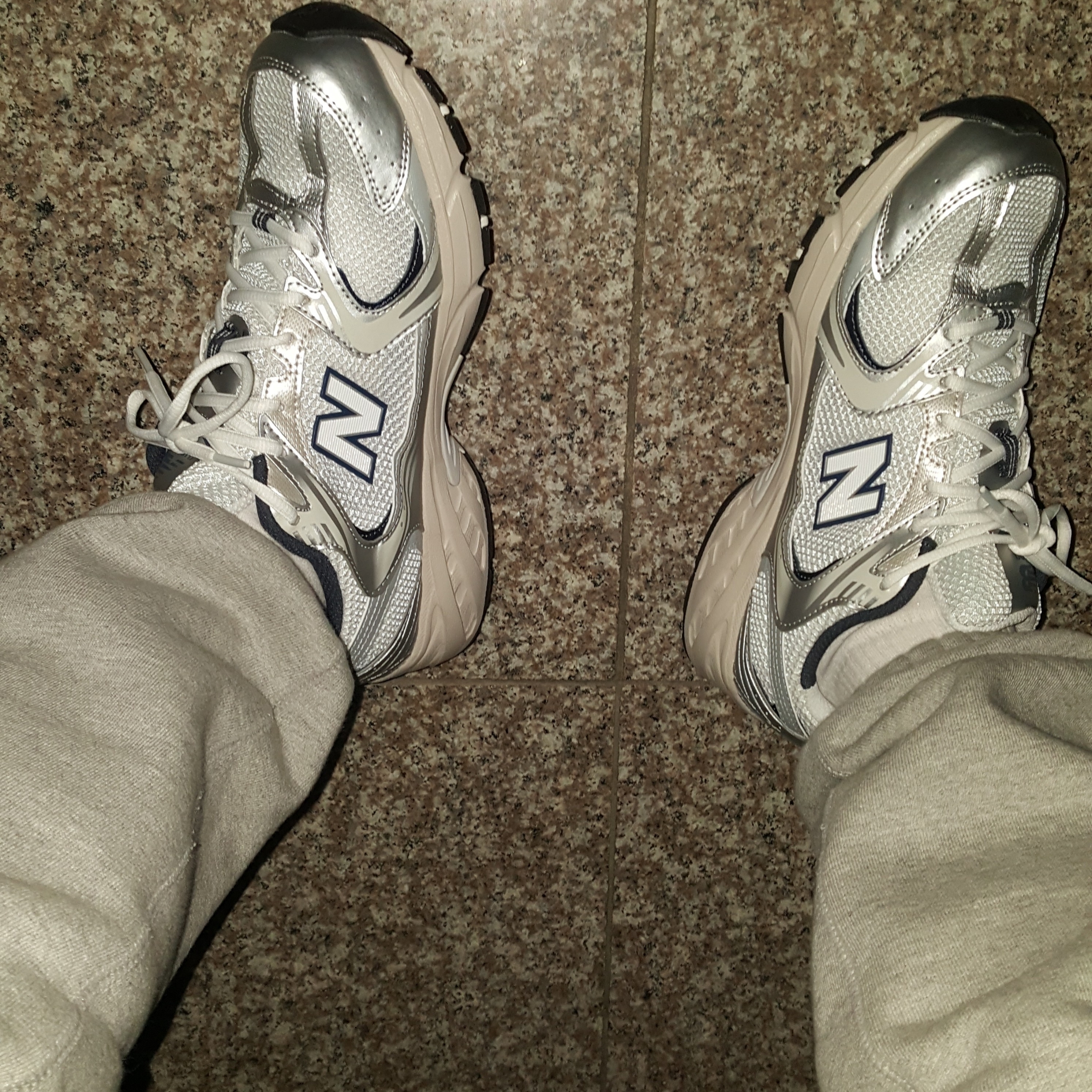 New Balance 530 Steel Grey 착용 스타일