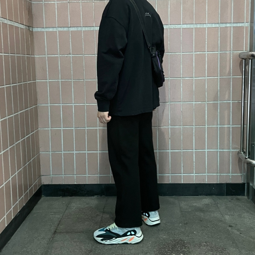 Adidas Yeezy Boost 700 Wave Runner Solid Grey 2017/2019 착용 스타일