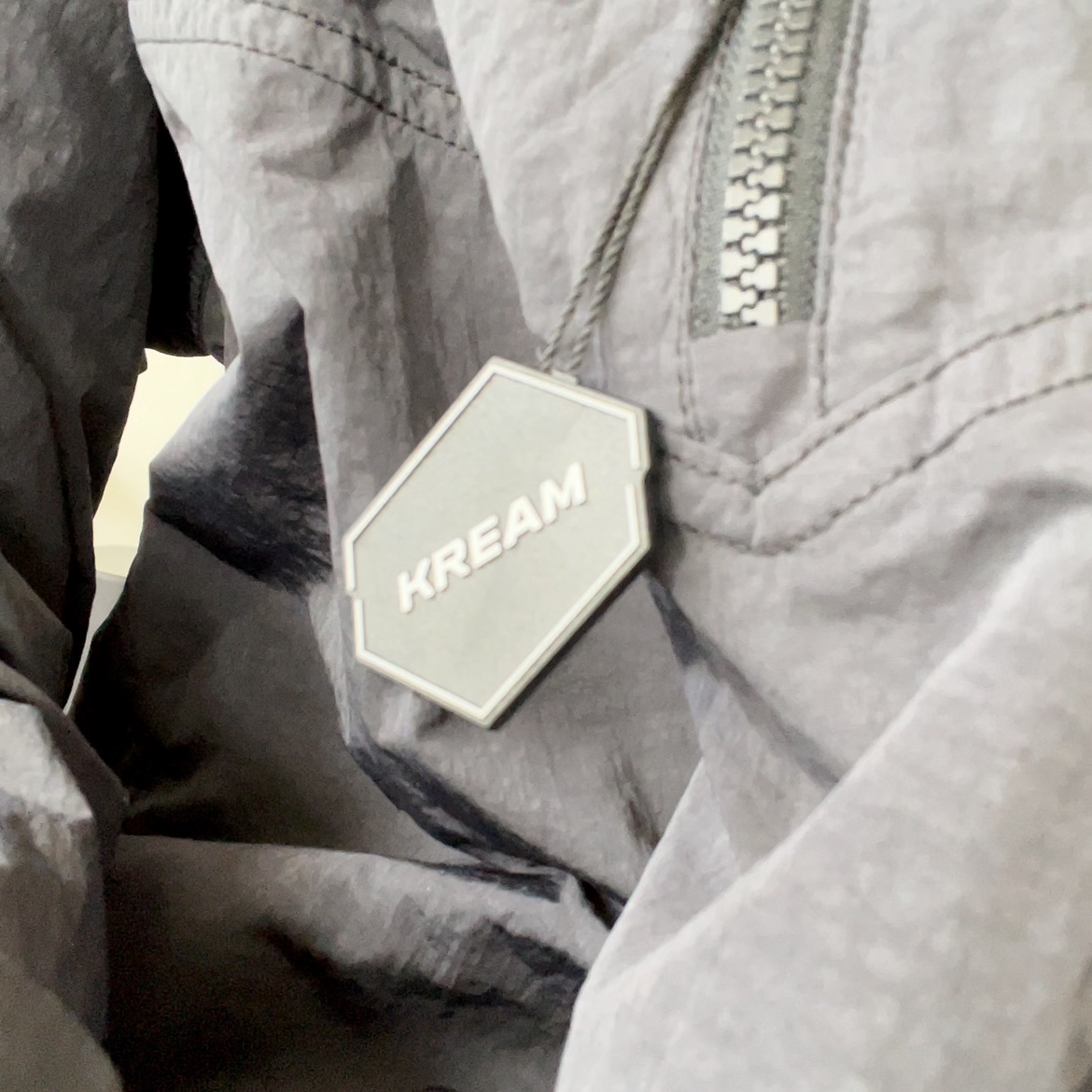 Nike x Stussy Windrunner Jacket Off Noir 착용 스타일