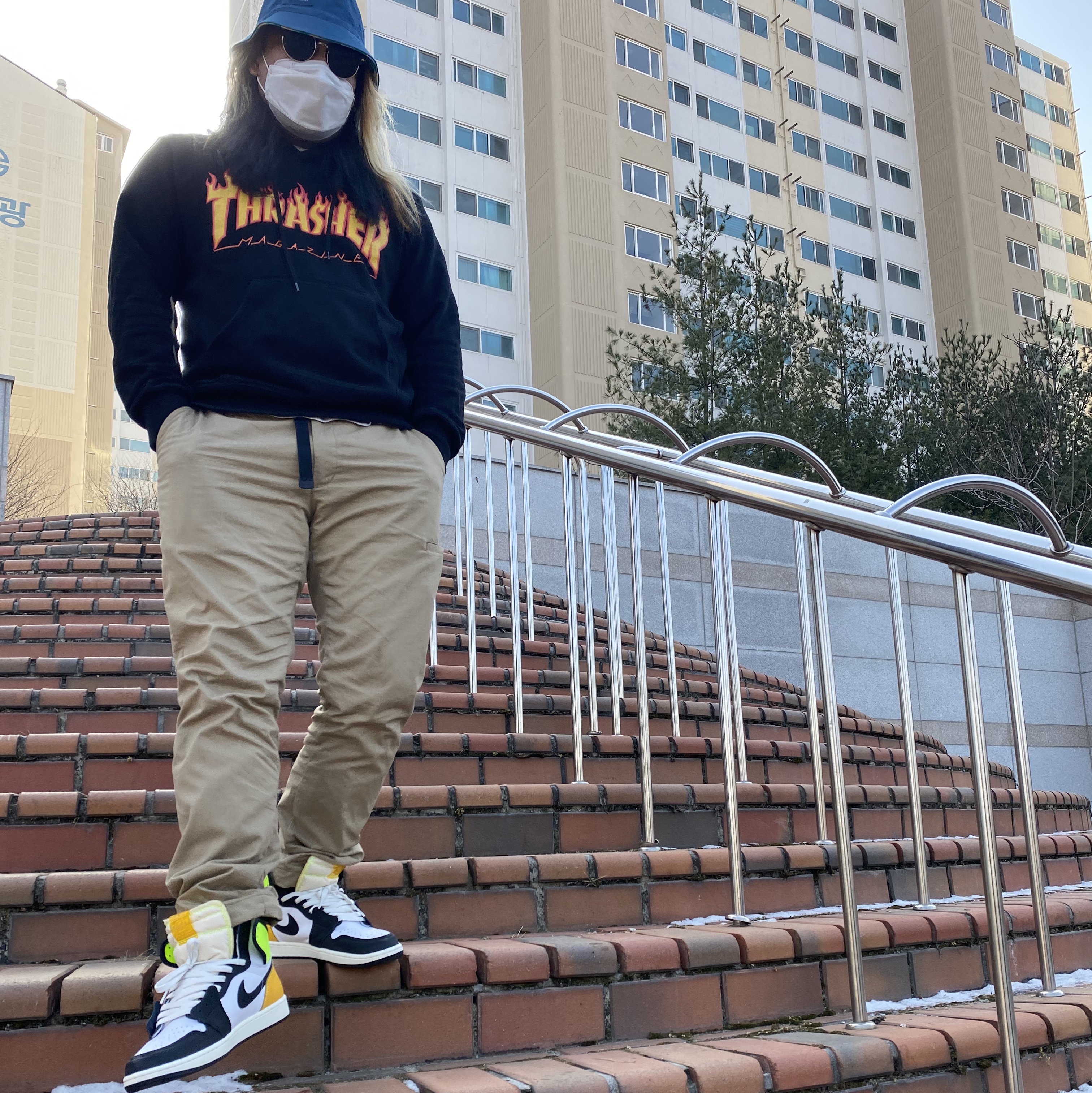 Jordan 1 Retro High OG Volt Gold 착용 스타일