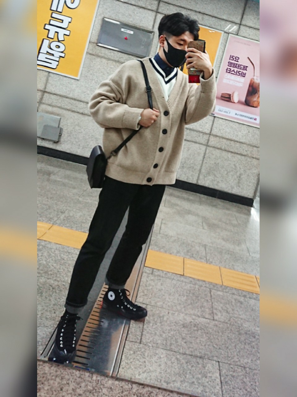 Converse Chuck Taylor All Star CX High Suede Black 착용 스타일 - 2