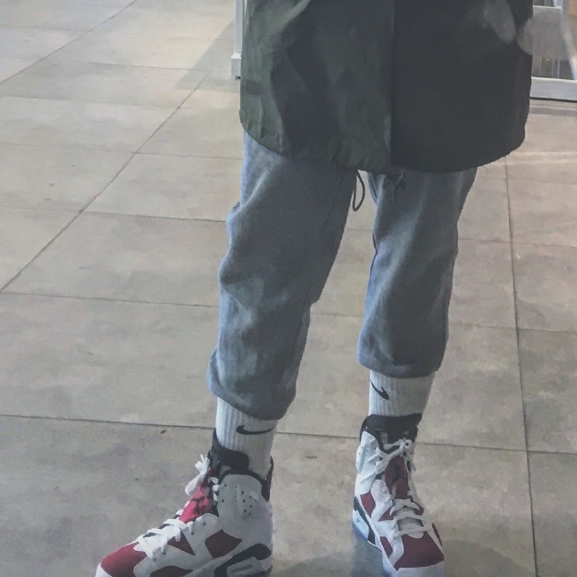 Jordan 6 Retro Carmine 2021 착용 스타일 - 1