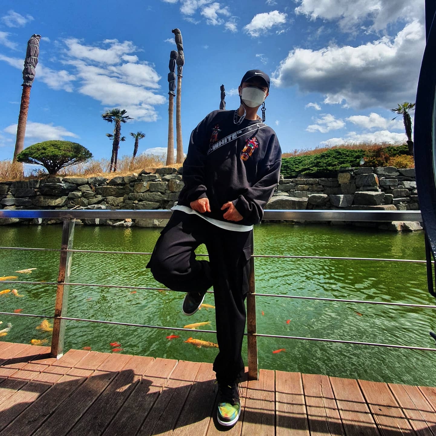 Nike x Civilist SB Dunk Low Pro Thermography, Off-White x Amore Pacific Protection Box (Without Cosmetics) 착용 스타일