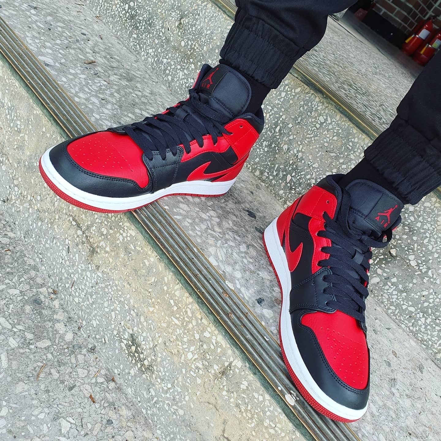 Jordan 1 Mid Bred Banned 2020 착용 스타일 - 2