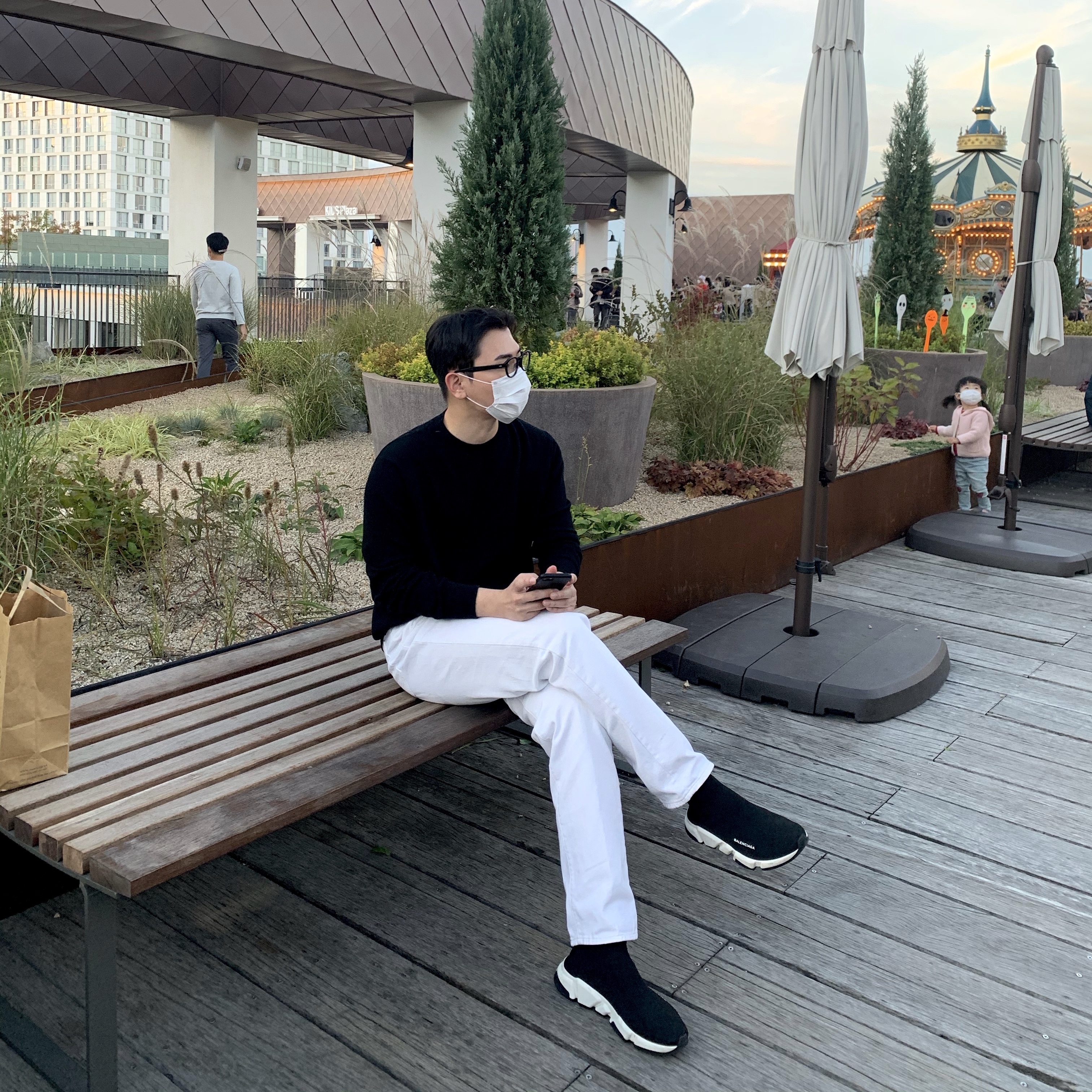 Balenciaga Speed Trainer Black White 2018 착용 스타일 - 1
