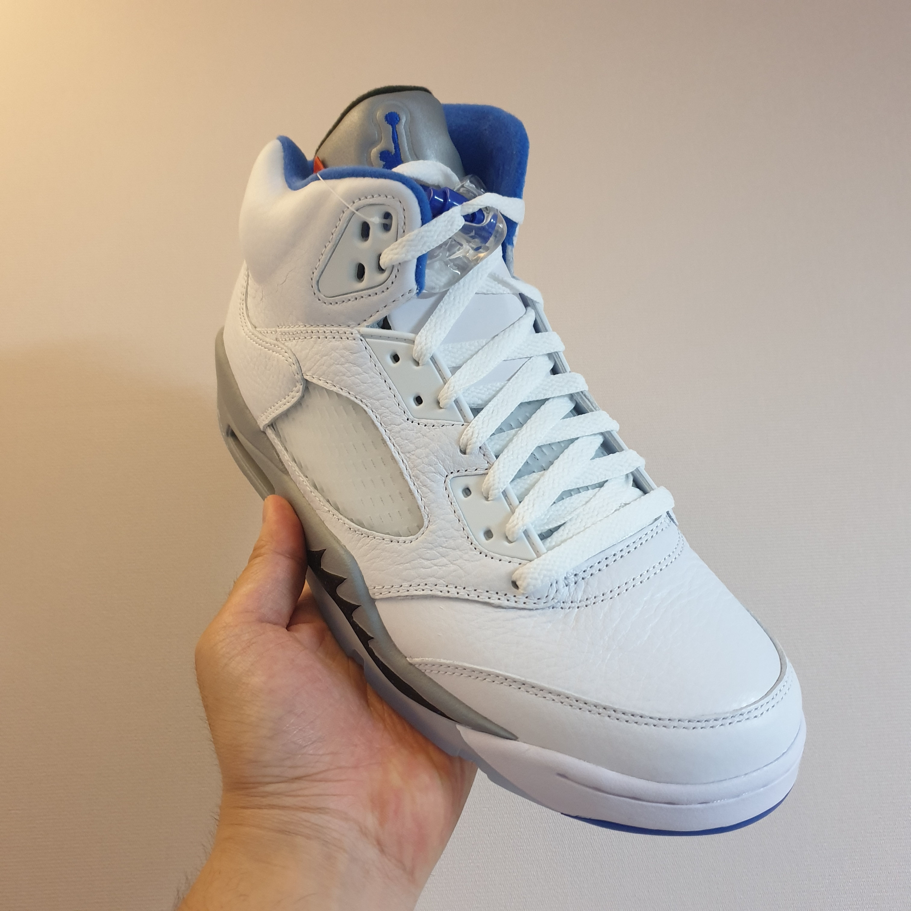 Jordan 5 Retro Stealth 2.0 착용 스타일 - 2