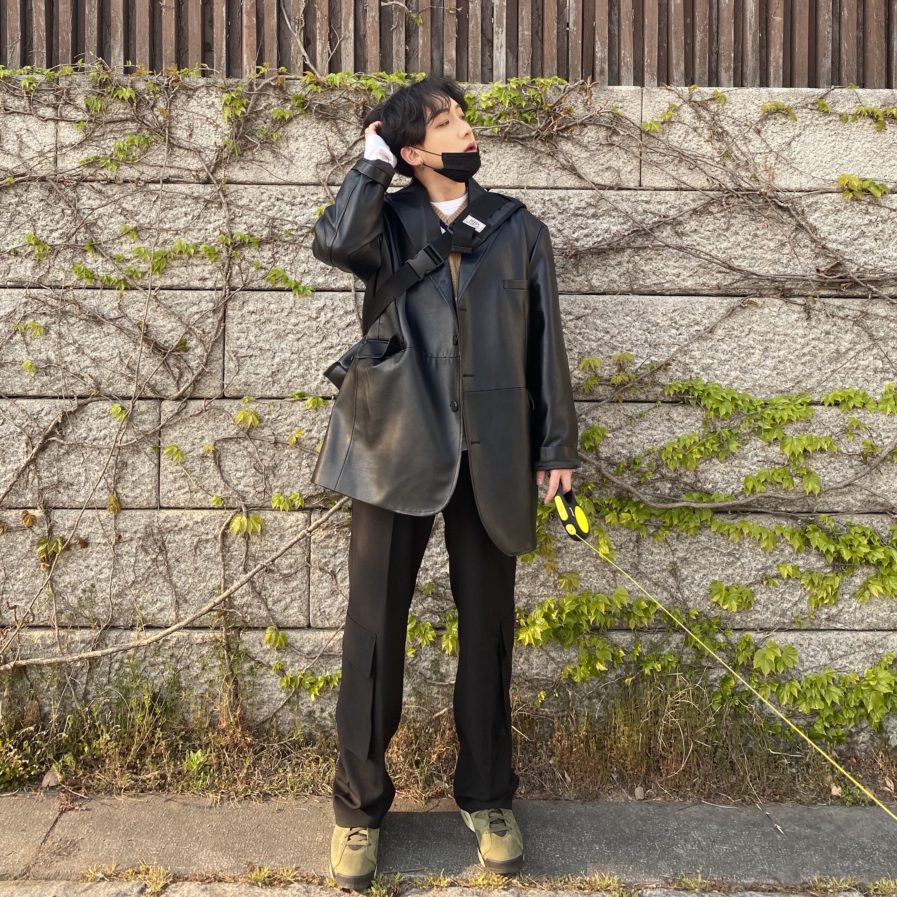 Jordan 6 x Travis Scott Retro Olive 착용 스타일 - 3