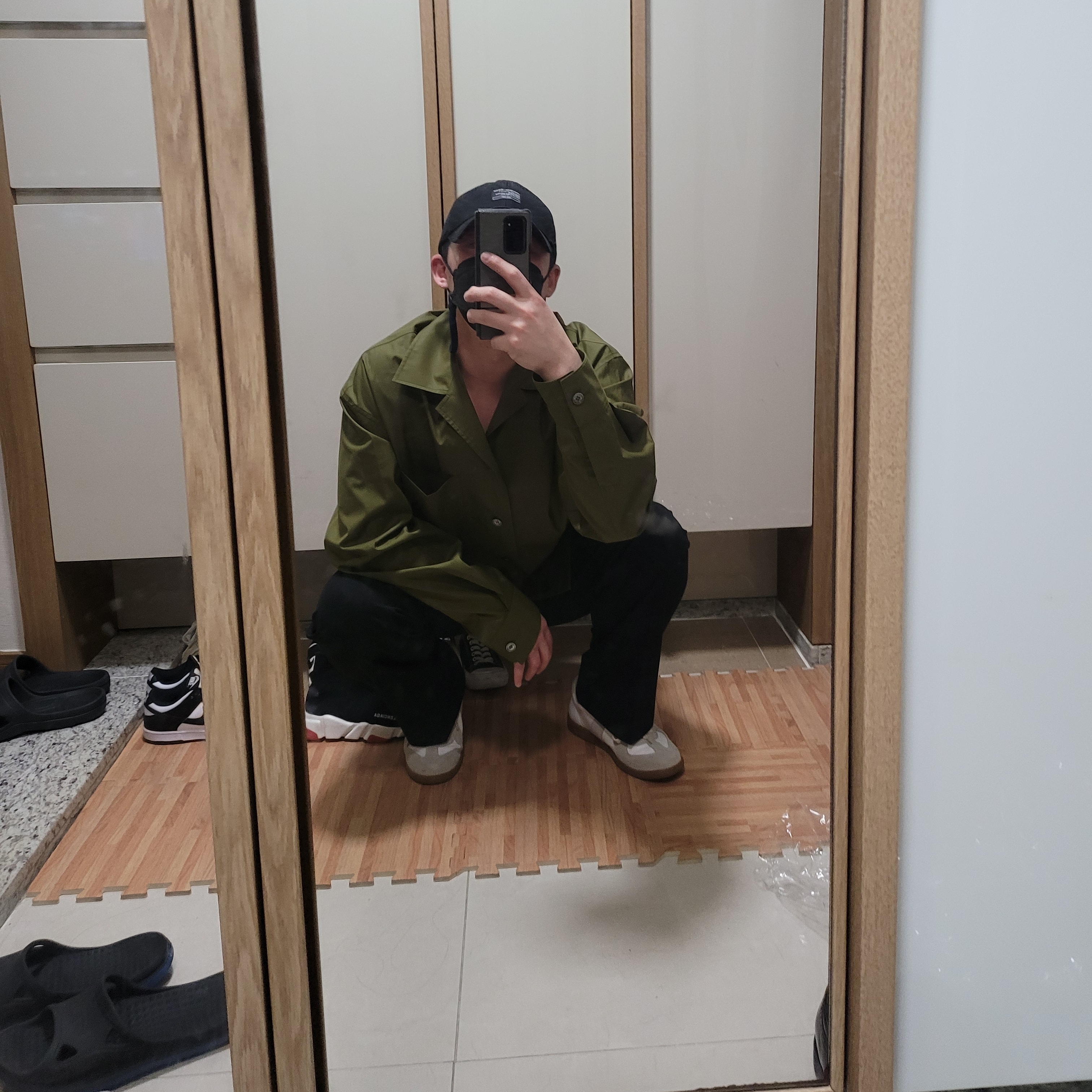 Maison Margiela Calfskin Replica Sneakers, Balenciaga Speed Trainer Black Red 2020 착용 스타일 - 3
