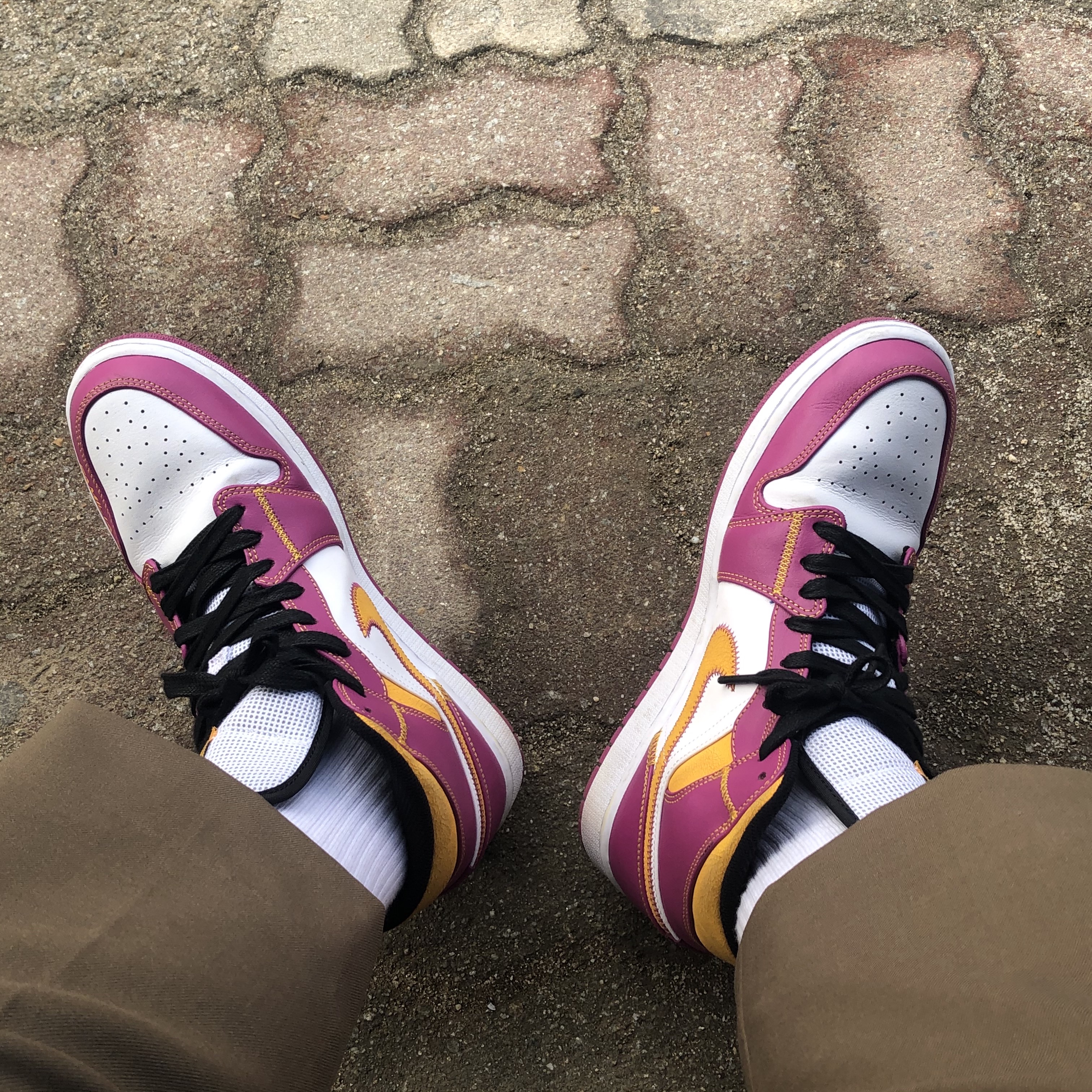 Jordan 1 Mid DOD Familia 착용 스타일 - 2