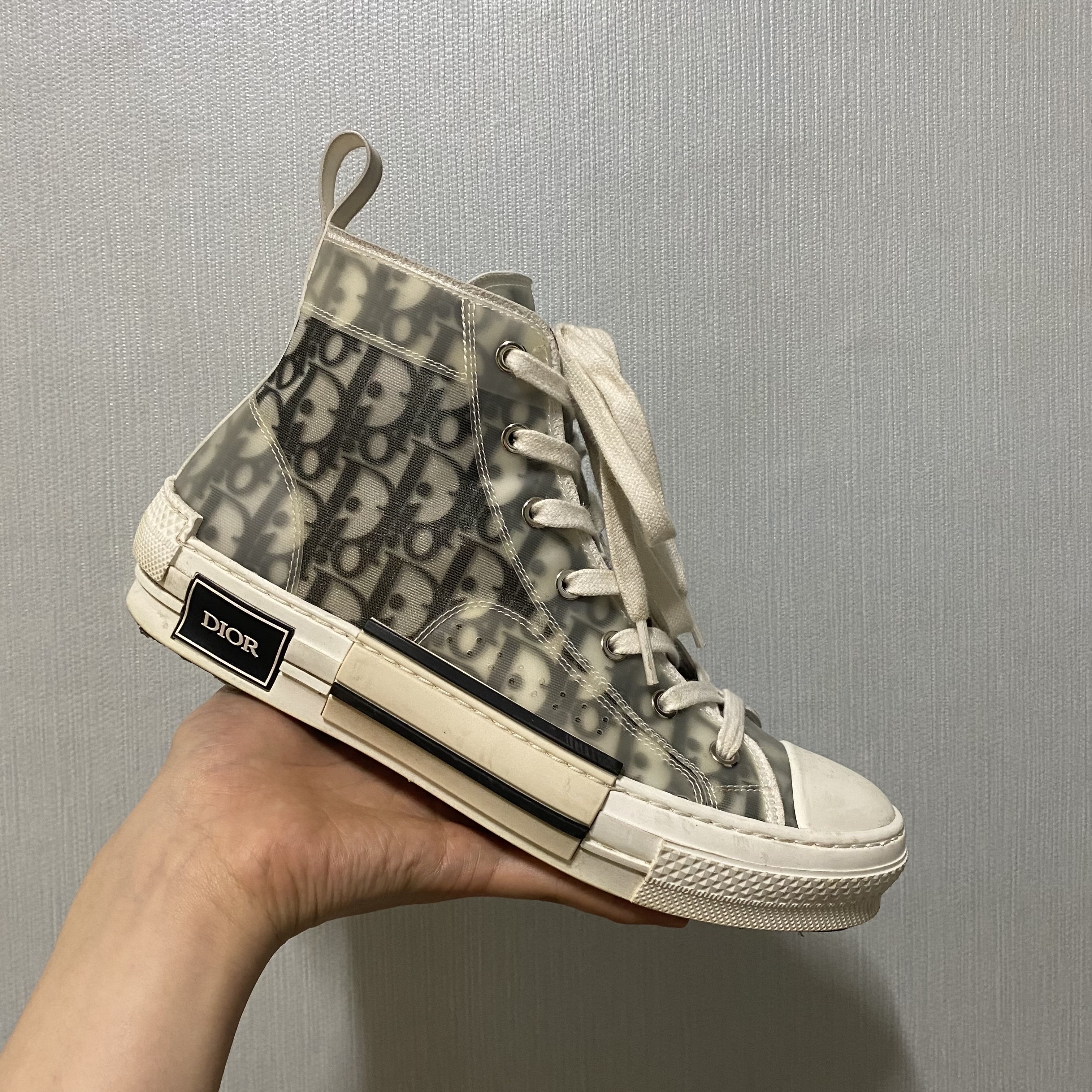 Dior B23 High Dior Oblique White & Black 착용 스타일