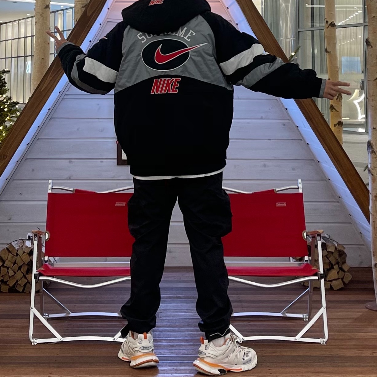 Balenciaga Track Sneakers White Orange 2019, Supreme x Nike Hooded Sport Jacket Silver - 19SS 착용 스타일