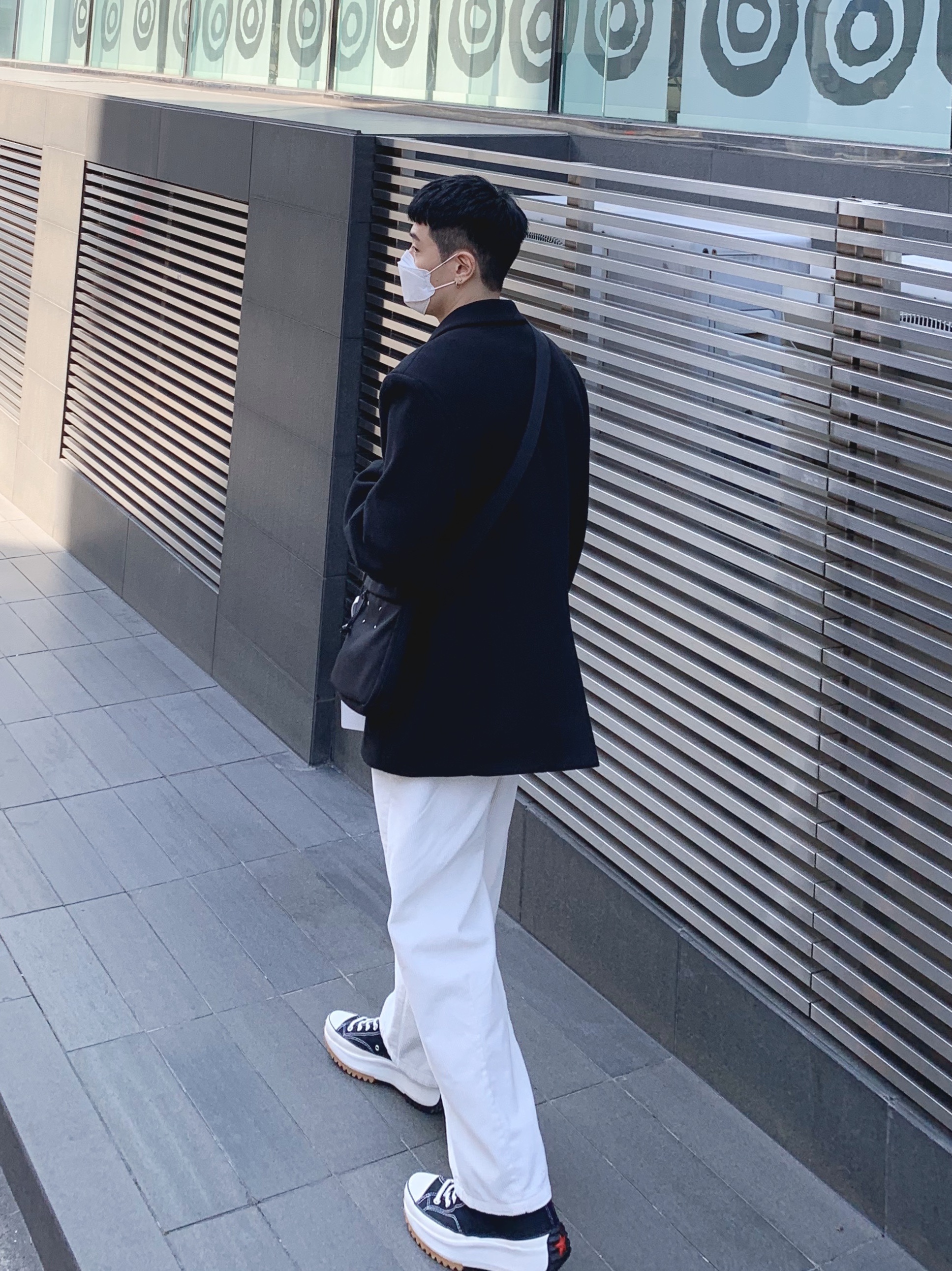 Converse x JW Anderson Run Star Hike Hi Black 착용 스타일 - 3