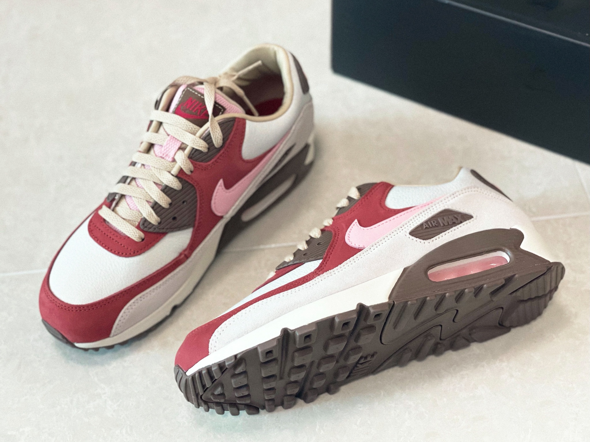 Nike Air Max 90 NRG Bacon 착용 스타일 - 1
