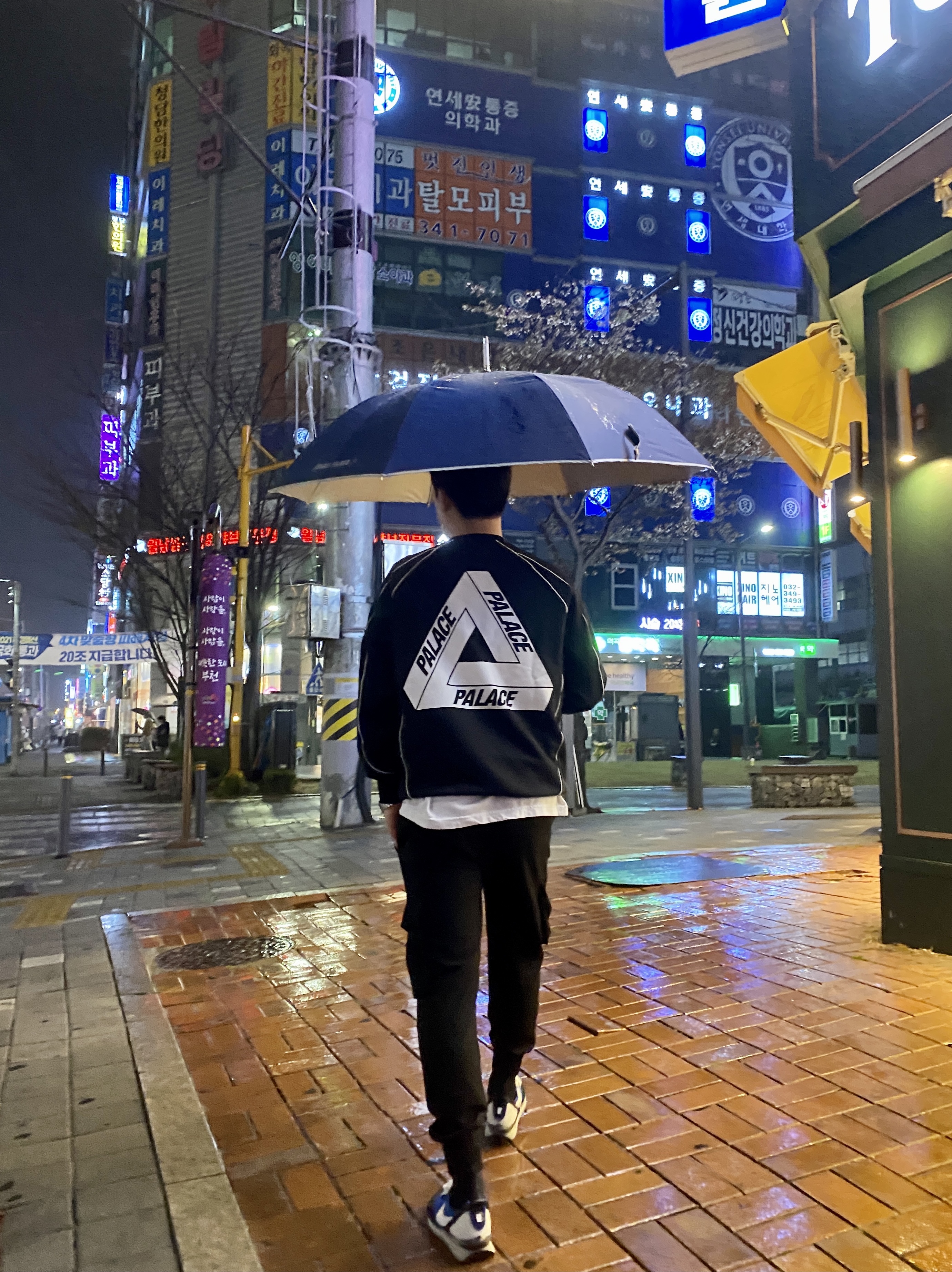 Palace Bowl Out Crew Black - 20FW, Nike x Undercover Daybreak Blue Jay 착용 스타일