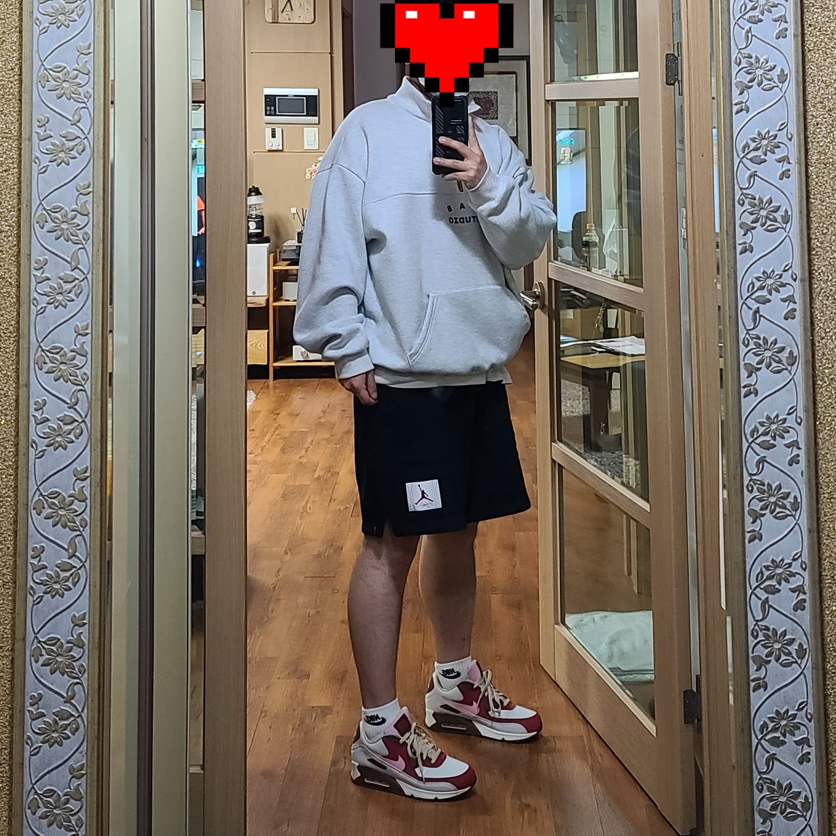 Nike Air Max 90 NRG Bacon, IAB Studio Half Zip Pullover Light Gray 착용 스타일