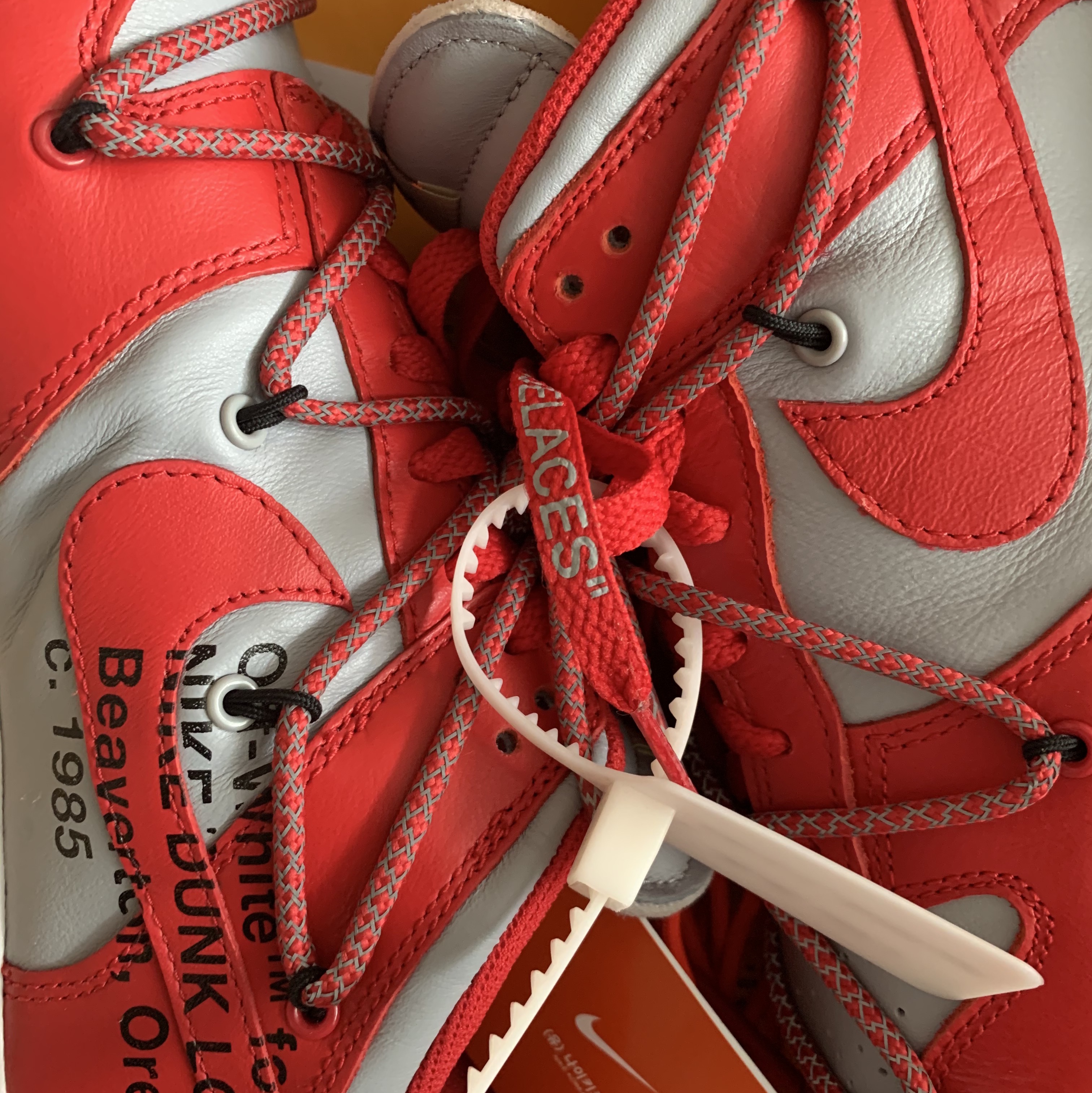 Nike x Off-White Dunk Low University Red 착용 스타일 - 2